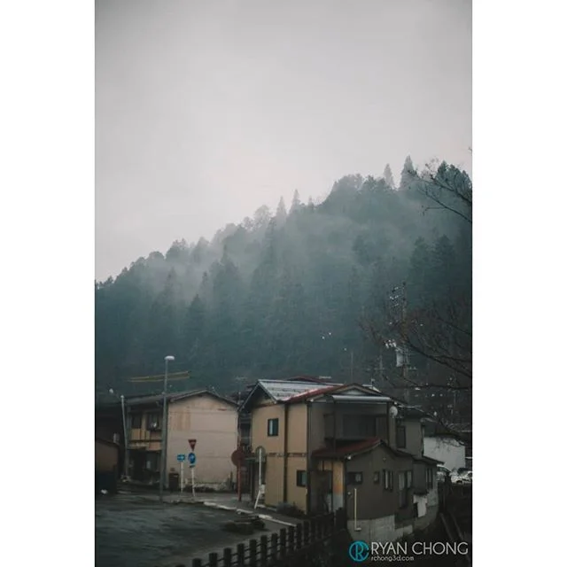 Misty Forest Hill top in Takayama. Takayama castle used to be on top of it until 1695 when the territory of Hida fell under direct jurisdiction of the Tokugawa Shogunate due in part to the region's well known woodworking. .
.
.
.
.
.
.
#takayama #gif