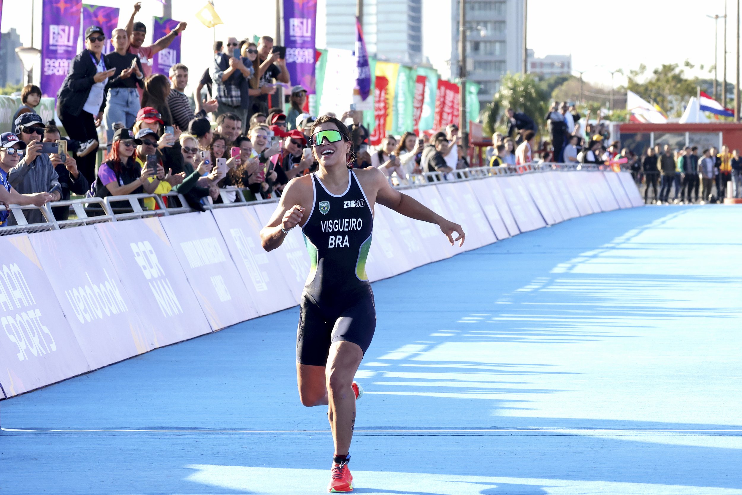  Triatlo, a atleta Julia Visgueiro Pereira, medalha de bronze. 