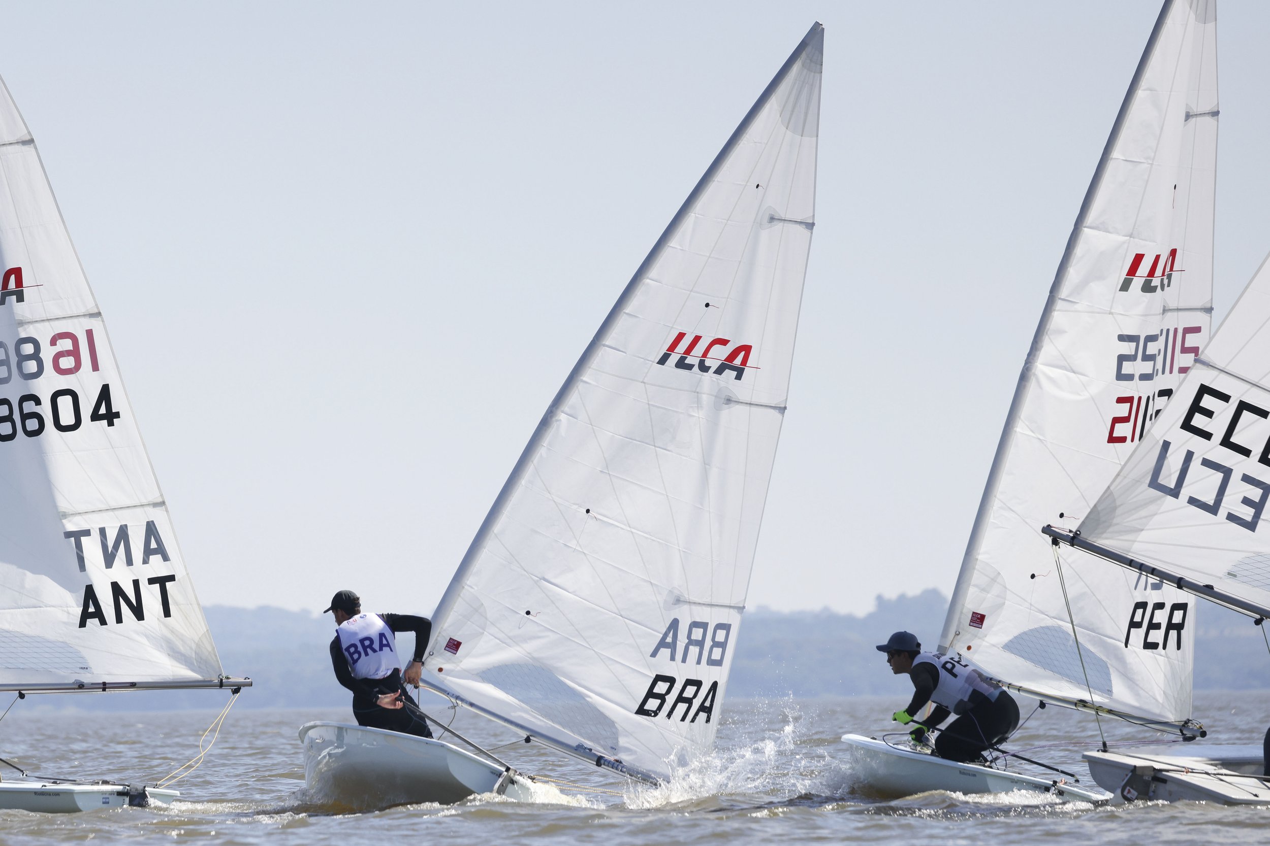  Vela, o atleta  Gustavo Canovas Kiessling, medalha de bronze. 
