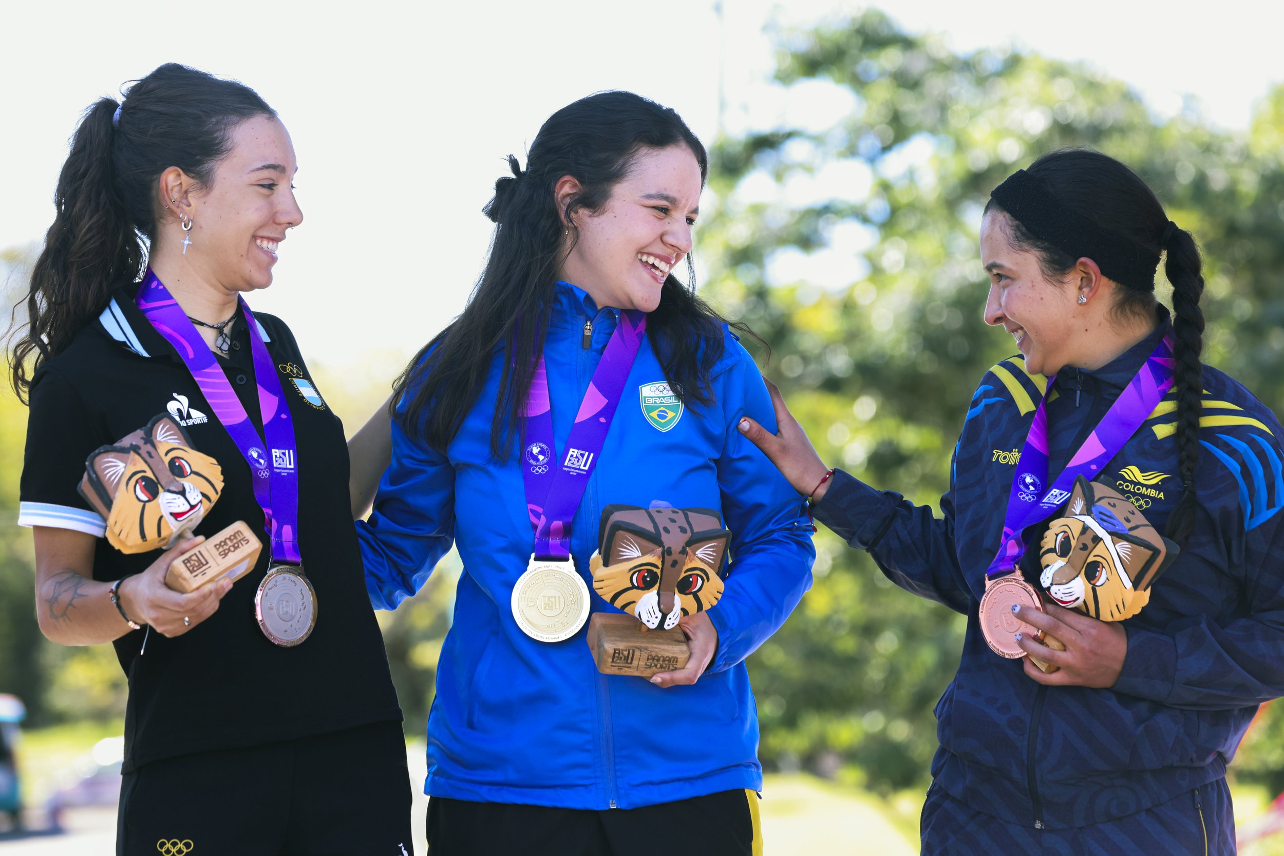  Mountain Bike, atleta Luiza Cocuzzi, medalha de ouro. 