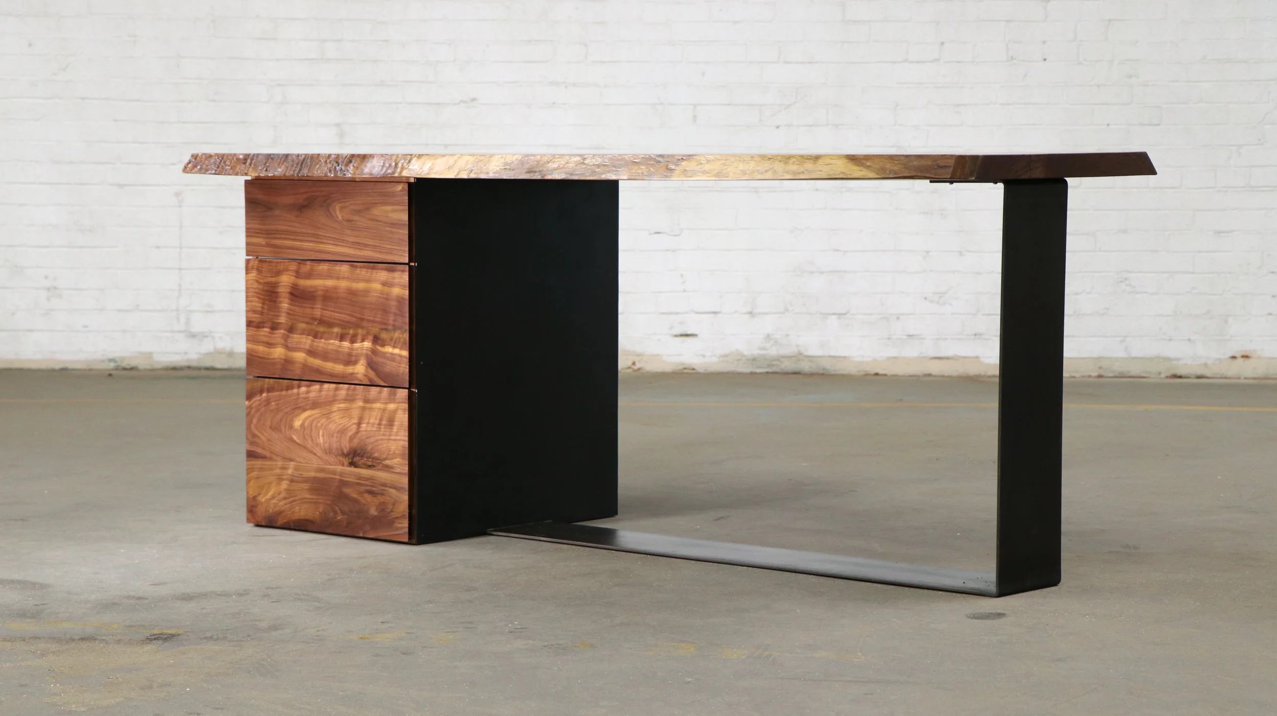 LIVE-EDGE CARSON DESK