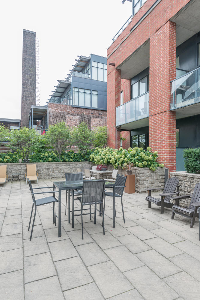 363 Sorauren Ave Unit 304-large-028-22-2-668x1000-72dpi.jpg