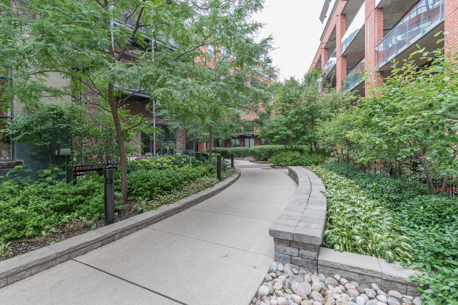 363 Sorauren Ave Unit 304-large-036-32-10-1499x1000-72dpi.jpg