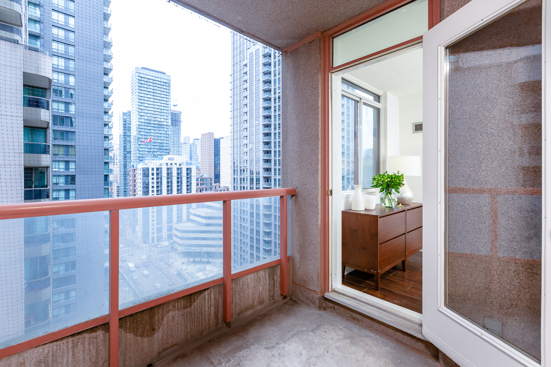 736 Bay St Web-24.jpg