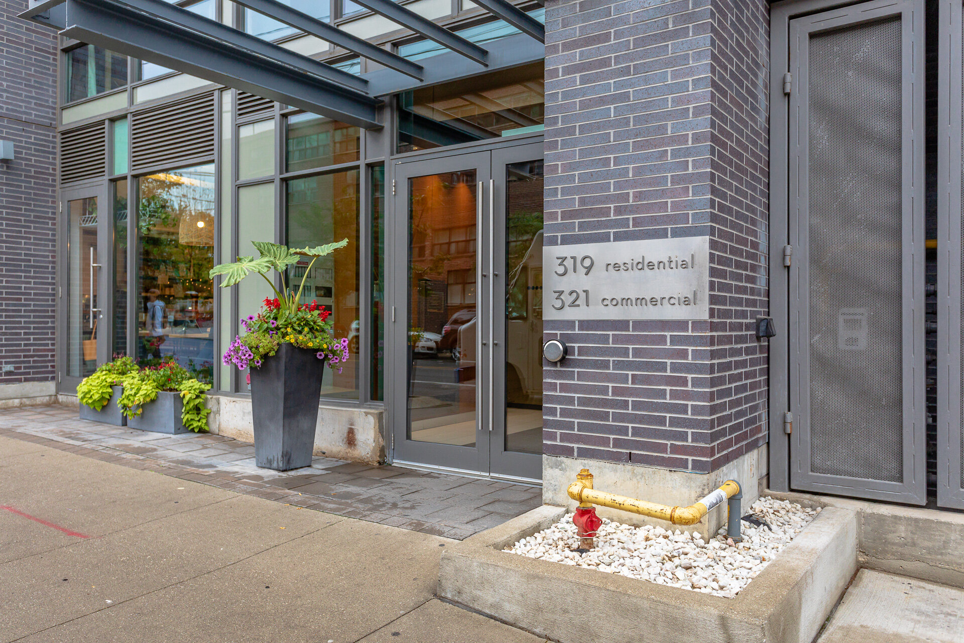 513-319 Carlaw Ave-Web-3.jpg