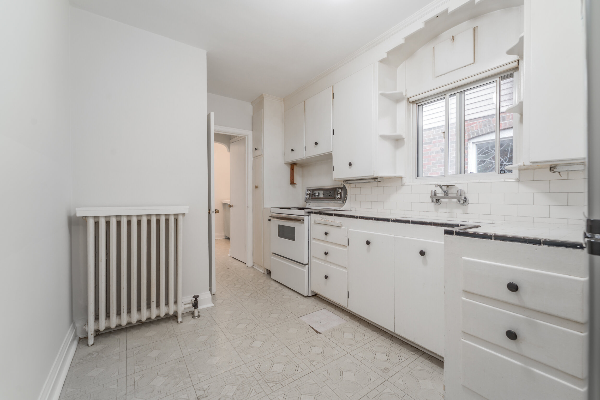 100 Glenvale Blvd _0011.jpg