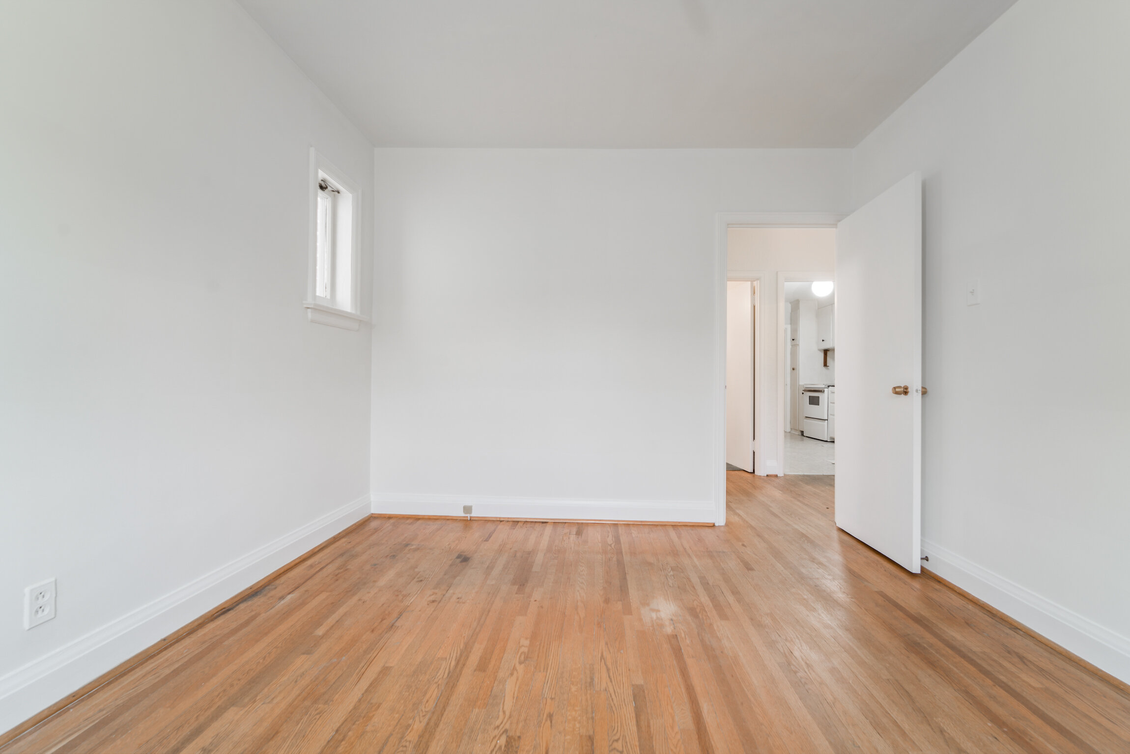 100 Glenvale Blvd _0022.jpg