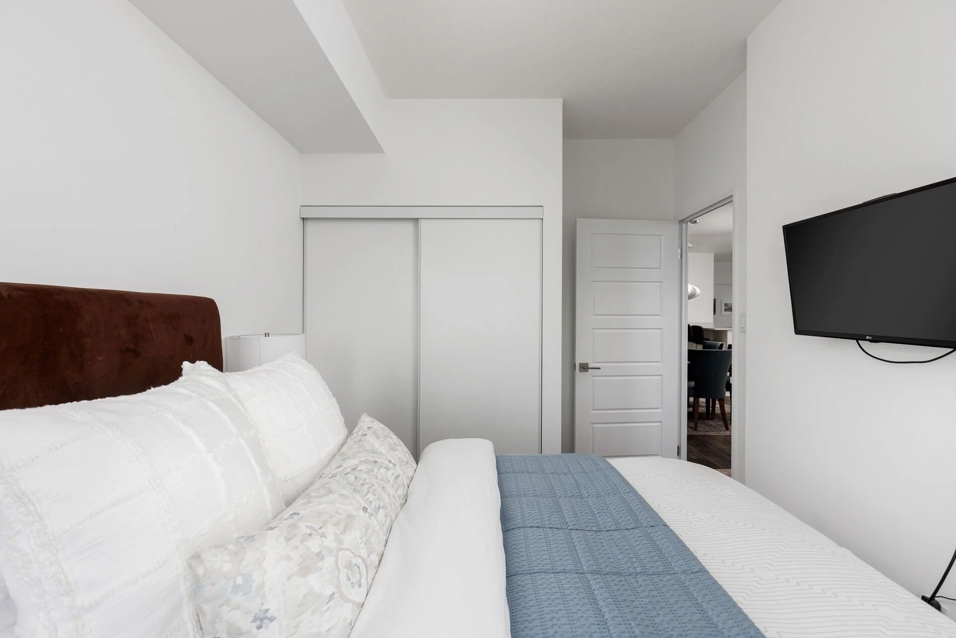 1002-80-Mill-St-Toronto (33).jpg