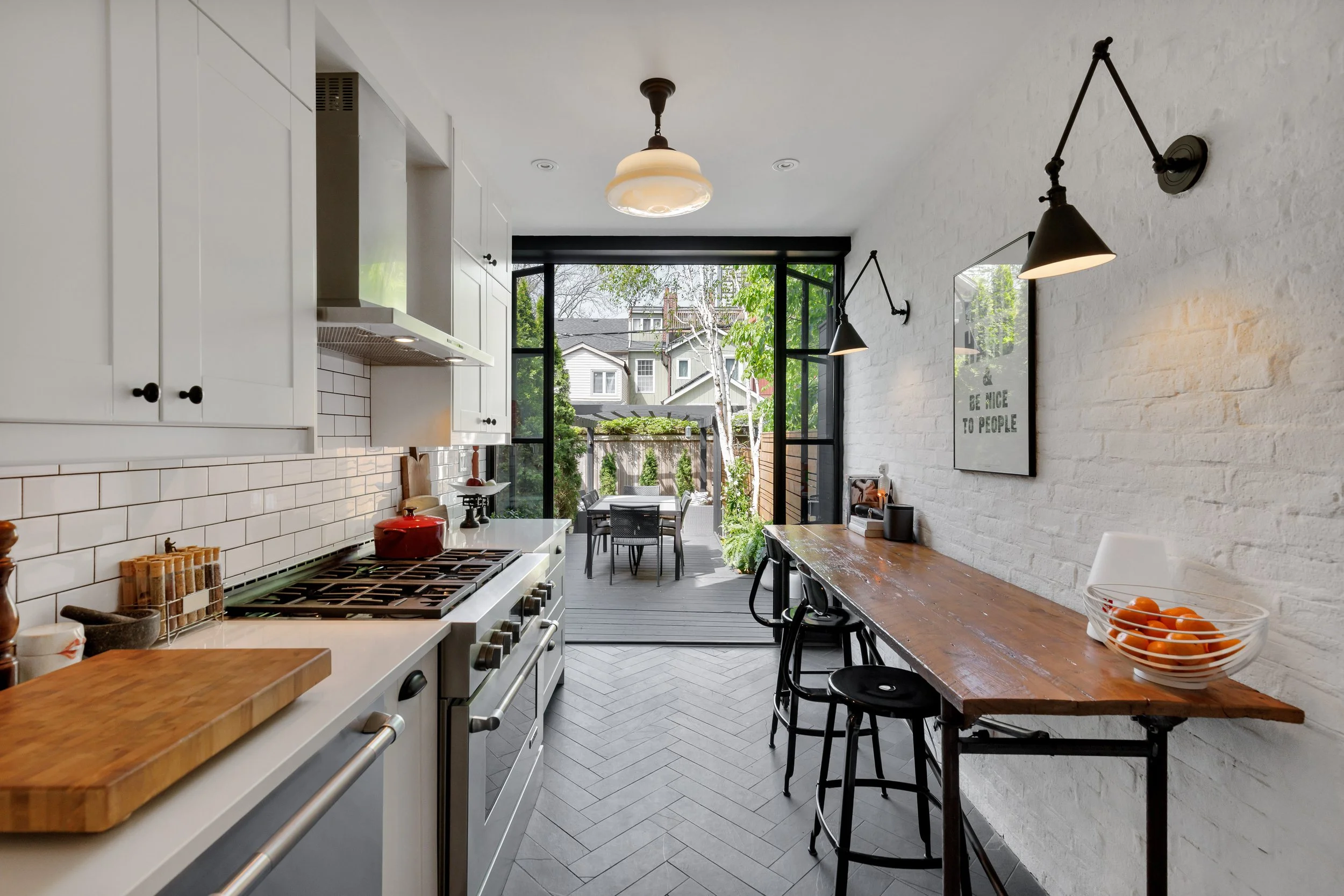 356 Ontario St-27.jpg