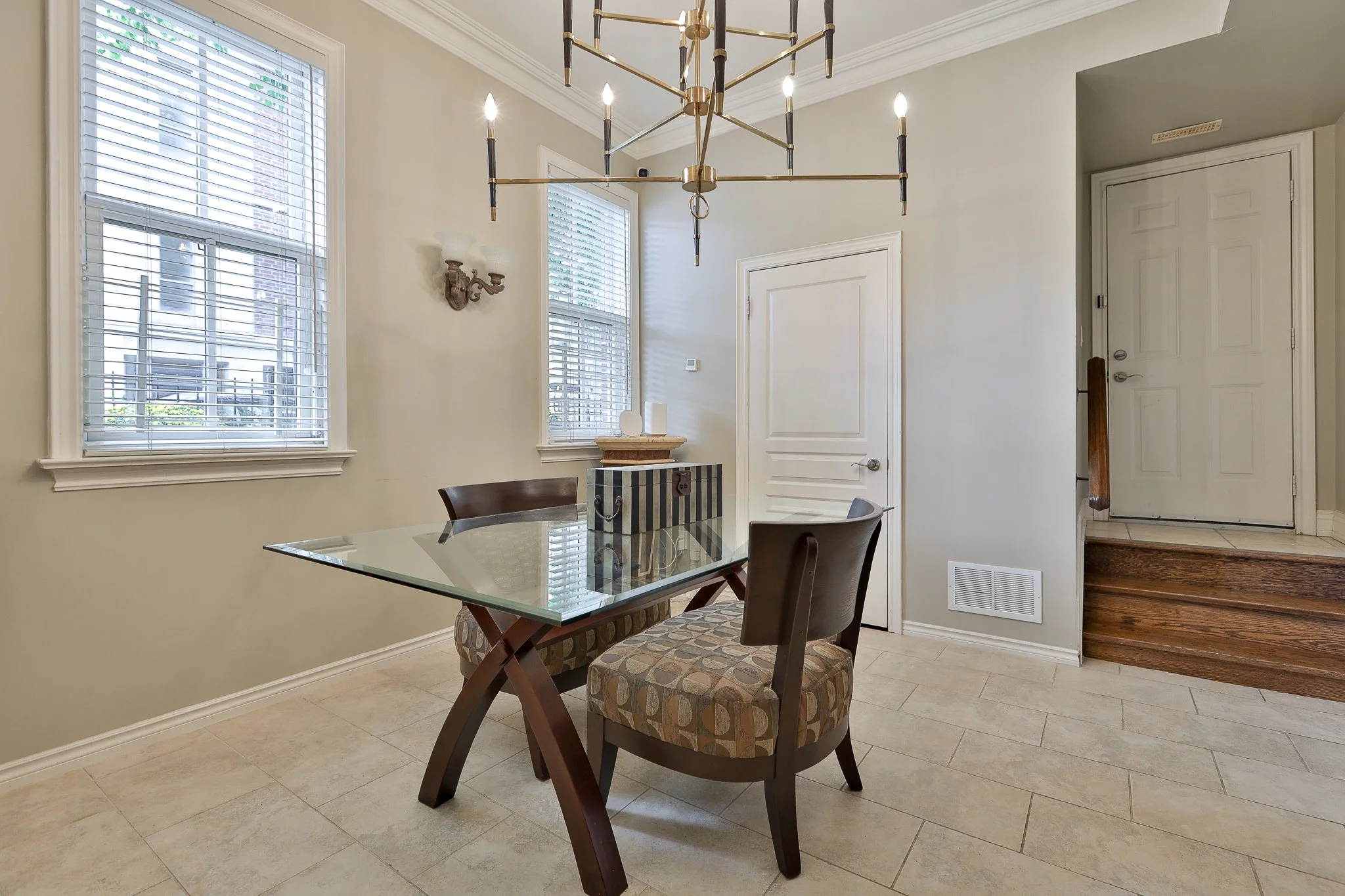 74 Aberdeen Ave-3.jpg