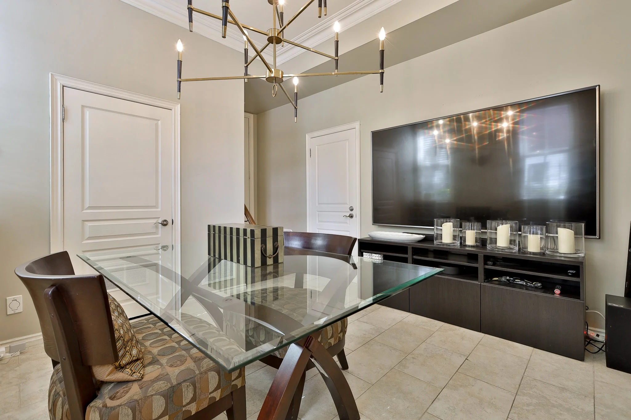 74 Aberdeen Ave-6.jpg