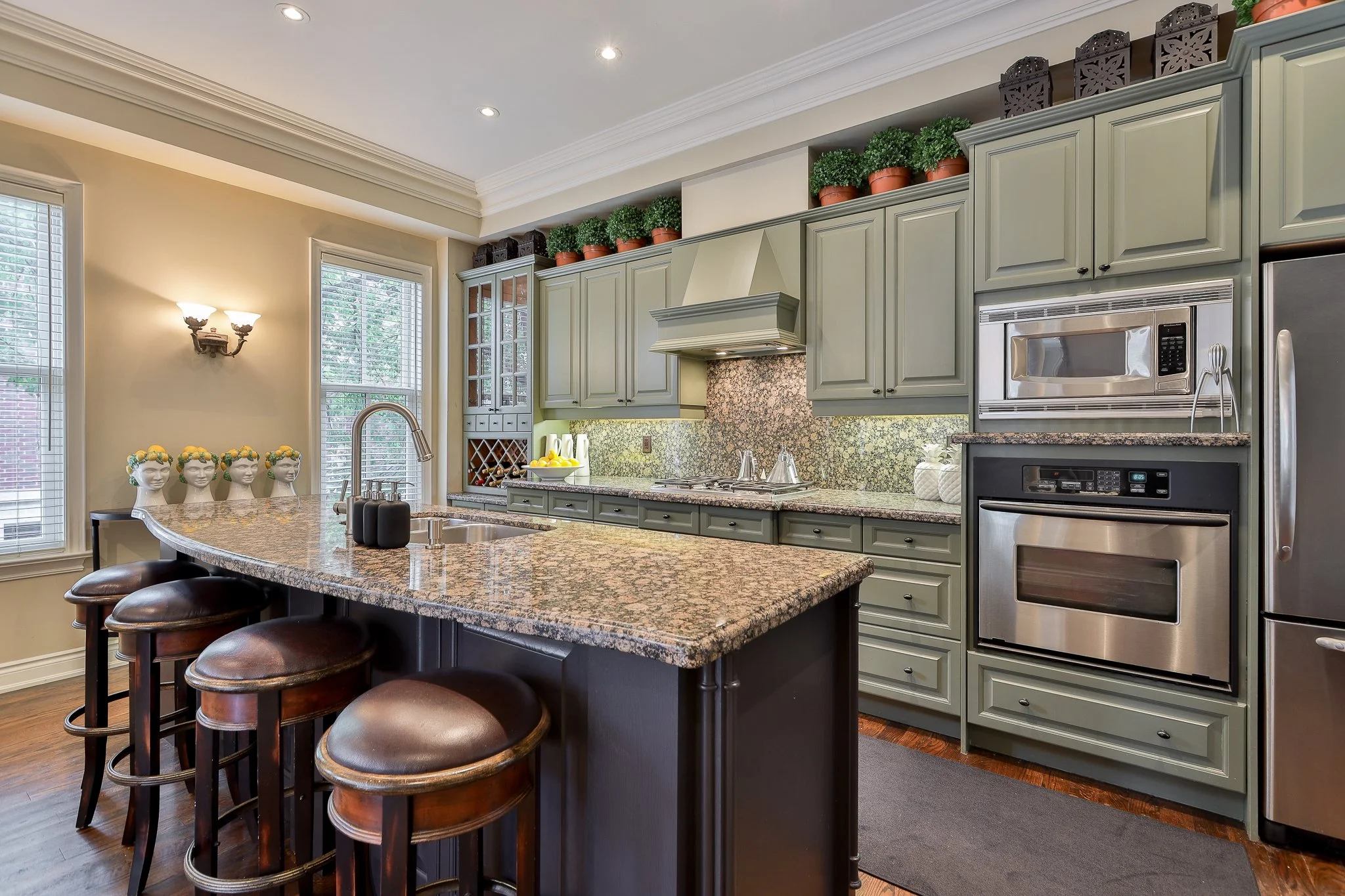 74 Aberdeen Ave-21.jpg