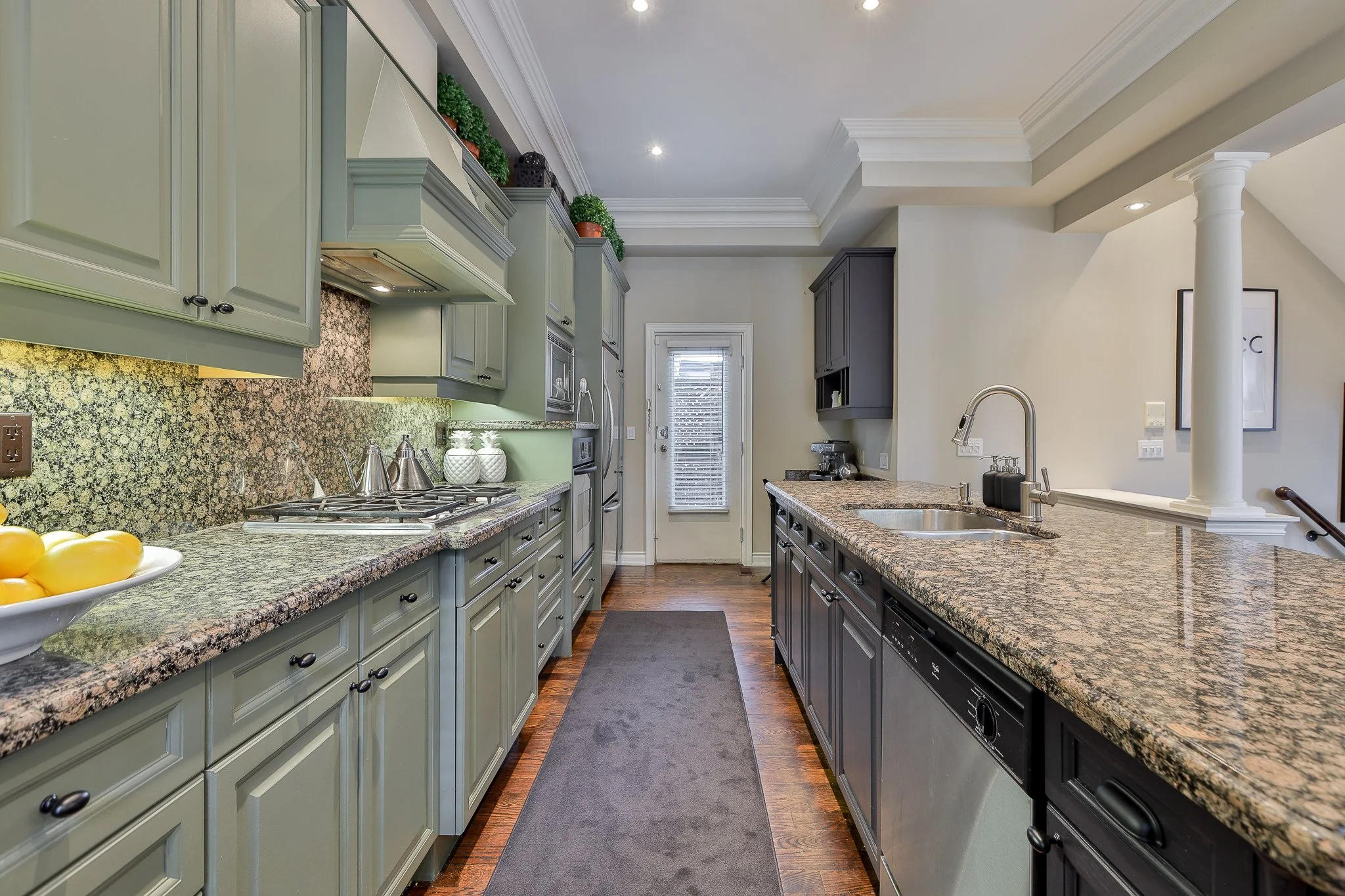74 Aberdeen Ave-24.jpg