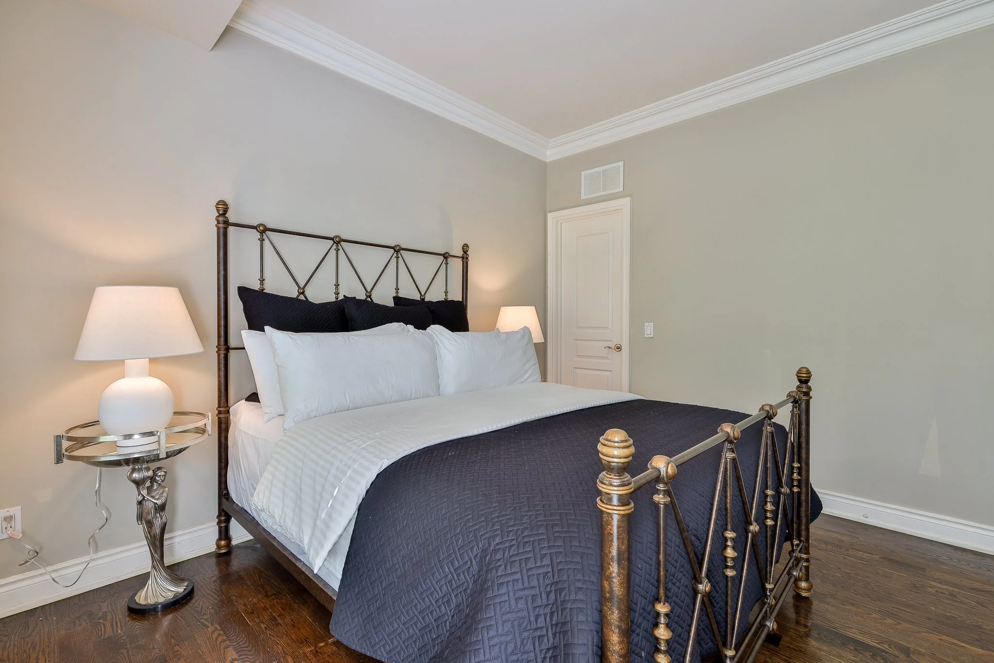 74 Aberdeen Ave-39.jpg
