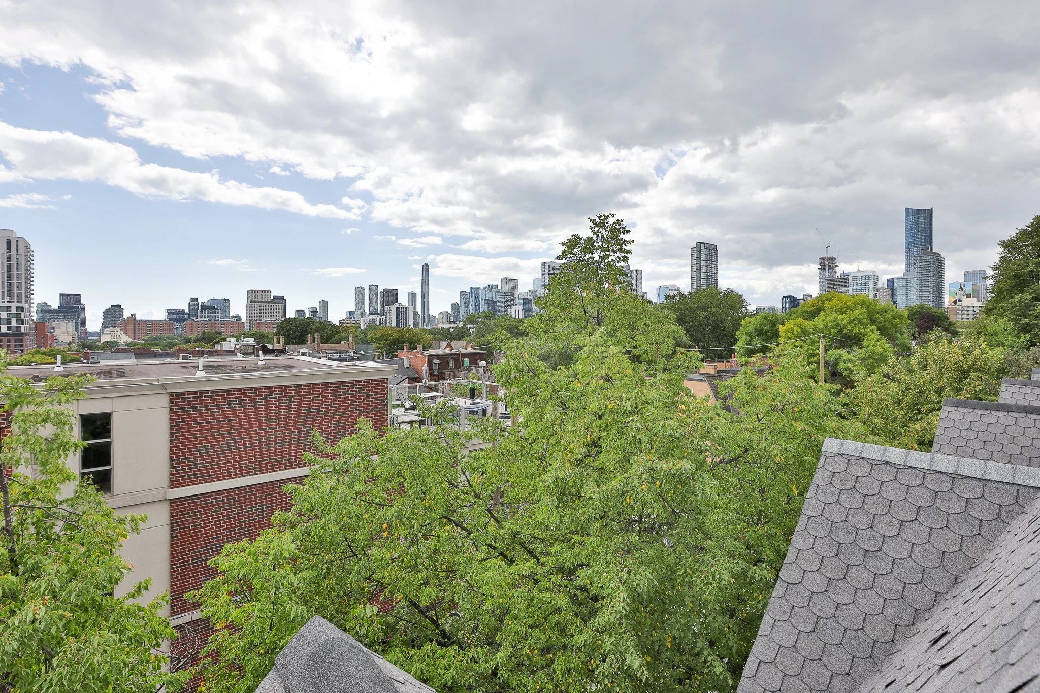 74 Aberdeen Ave-80.jpg