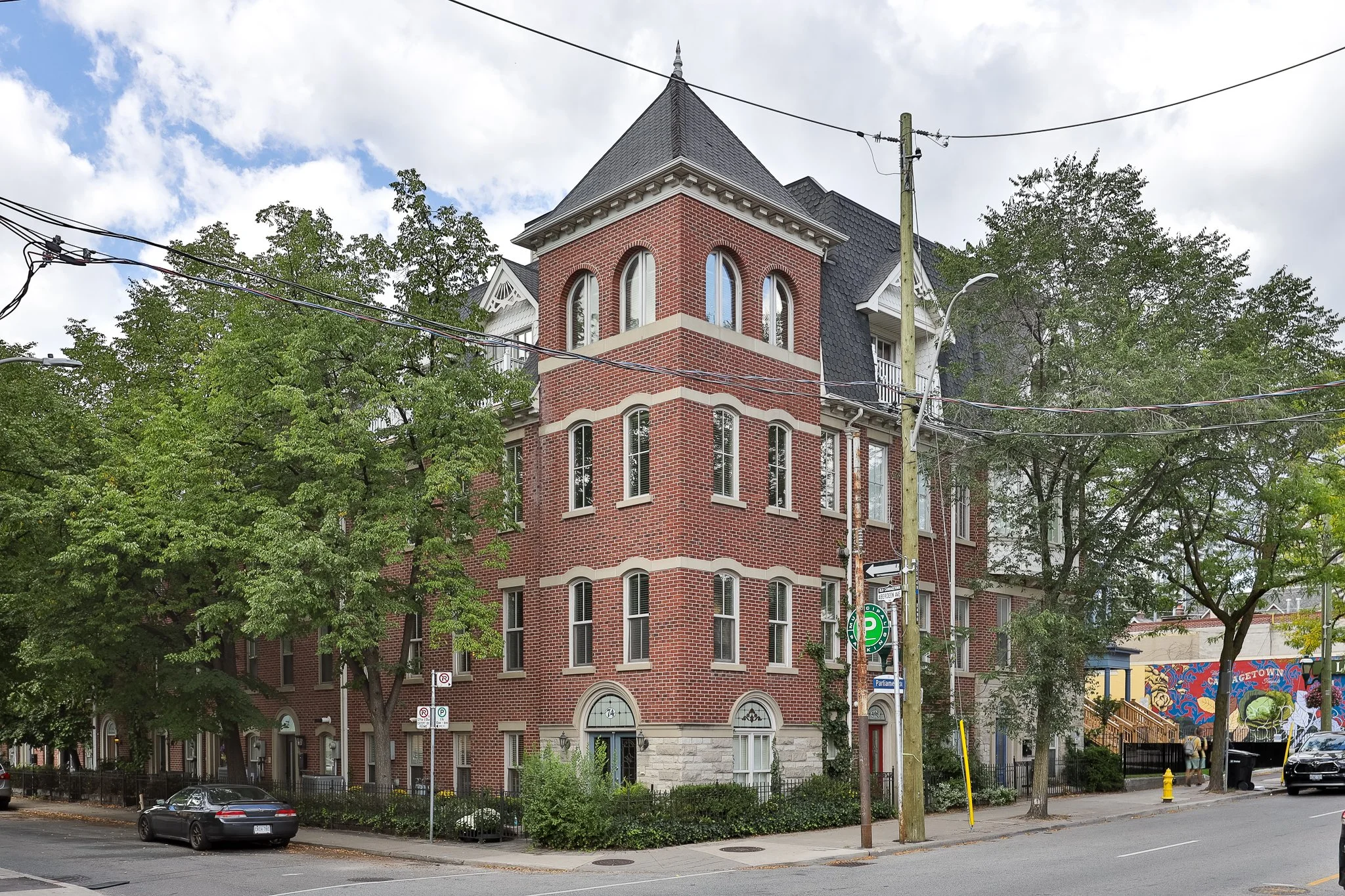 74 Aberdeen Ave-84.jpg