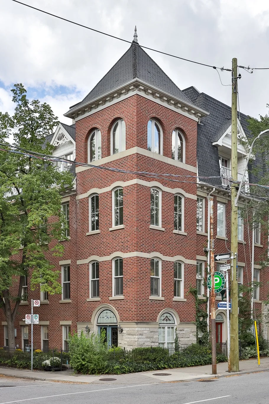 74 Aberdeen Ave-85.jpg
