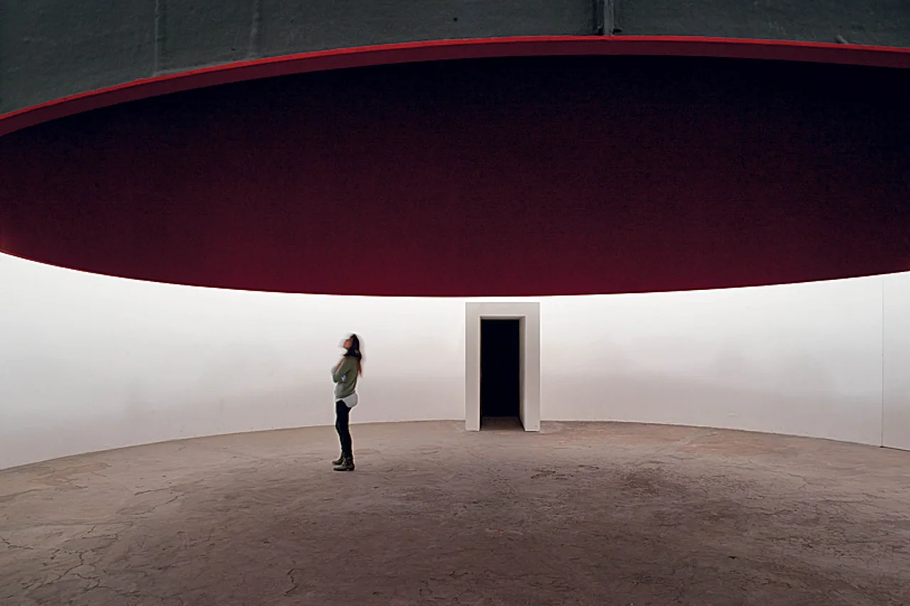 Anish Kapoor Furniture | The Enigmatic Universe of Anish Kapoor in 5 ...