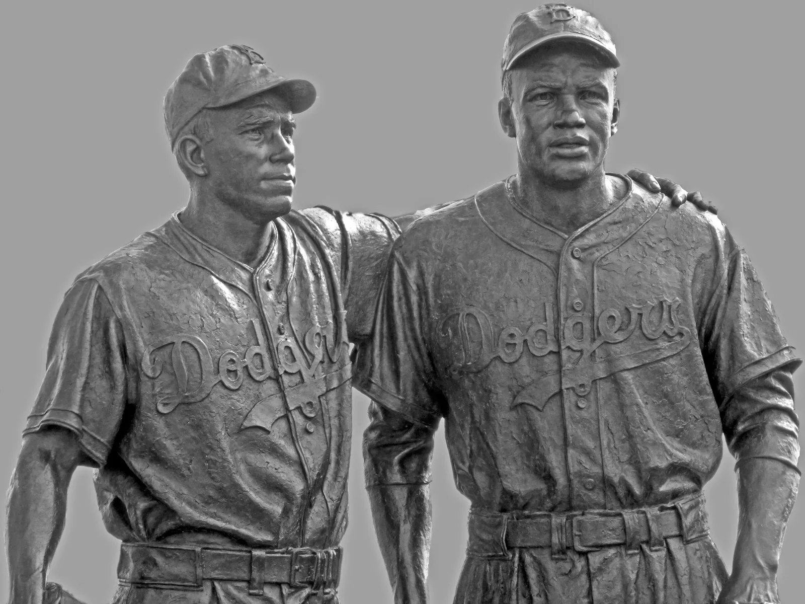 jackie_robinson_pee_wee_reese_statue_by_pd07-d747tpn.jpg
