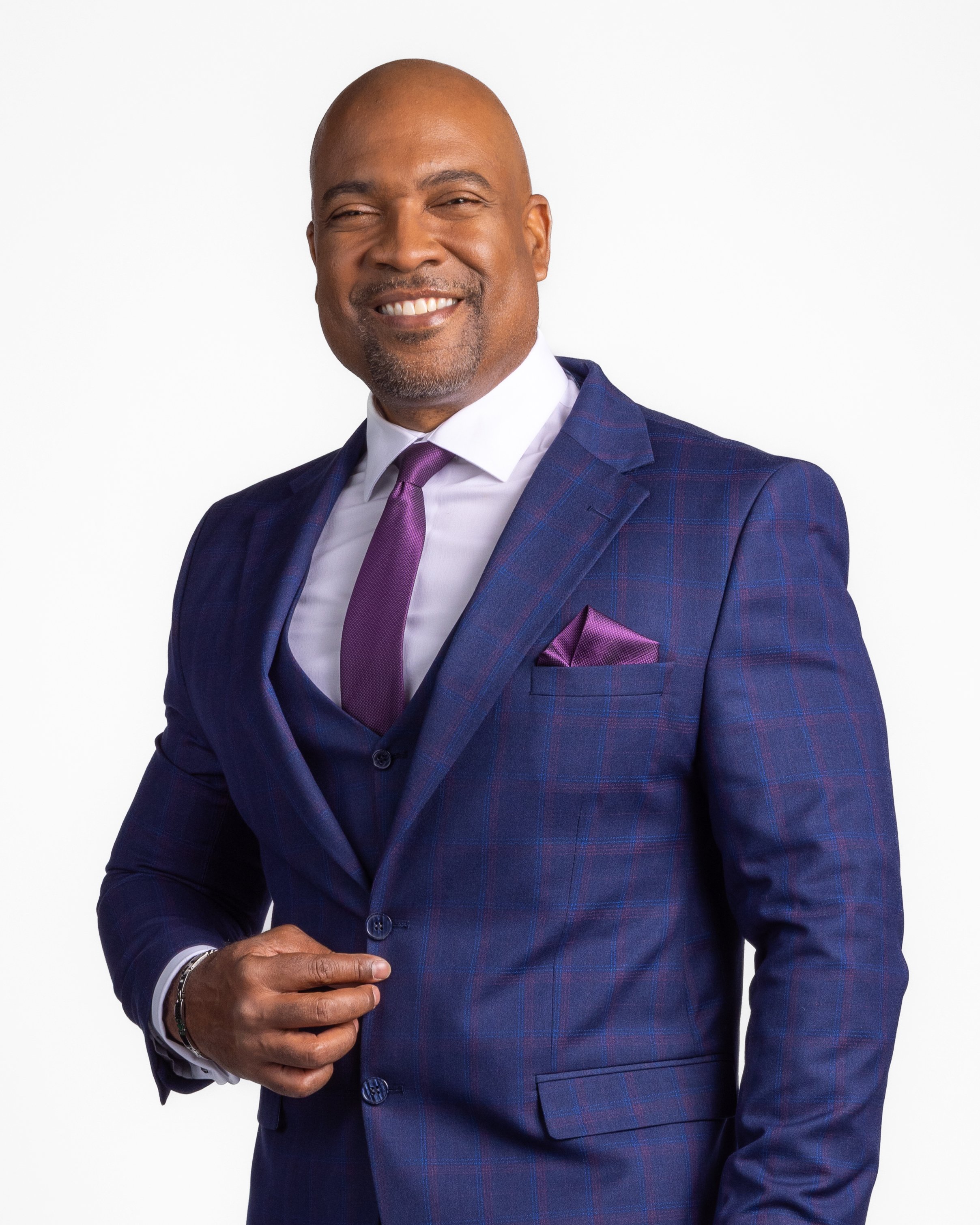 Carlos Alvarez 05_29_2025_023_4x5.jpg