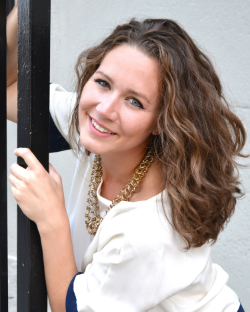 Kirsten Scott - Age 25 - Mezzo Soprano