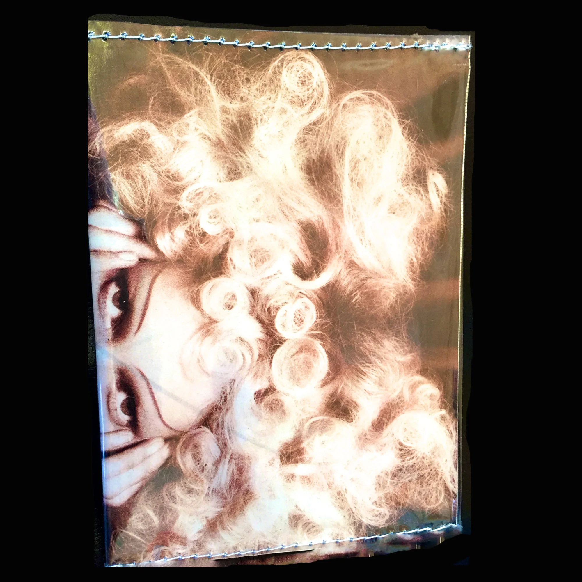 Pb passport bauble 1.jpg