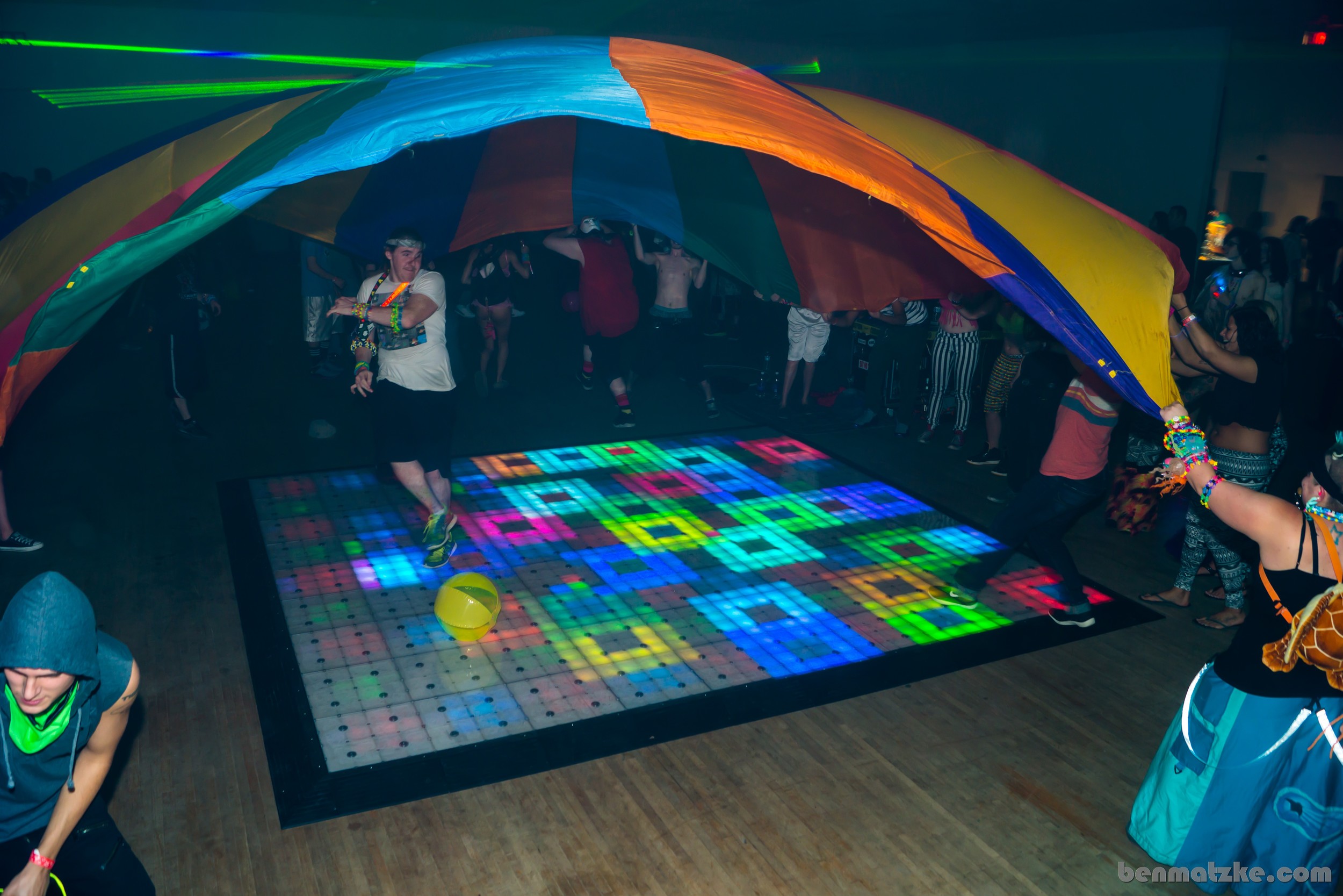 Freak Out 412-Backup_00014.jpg