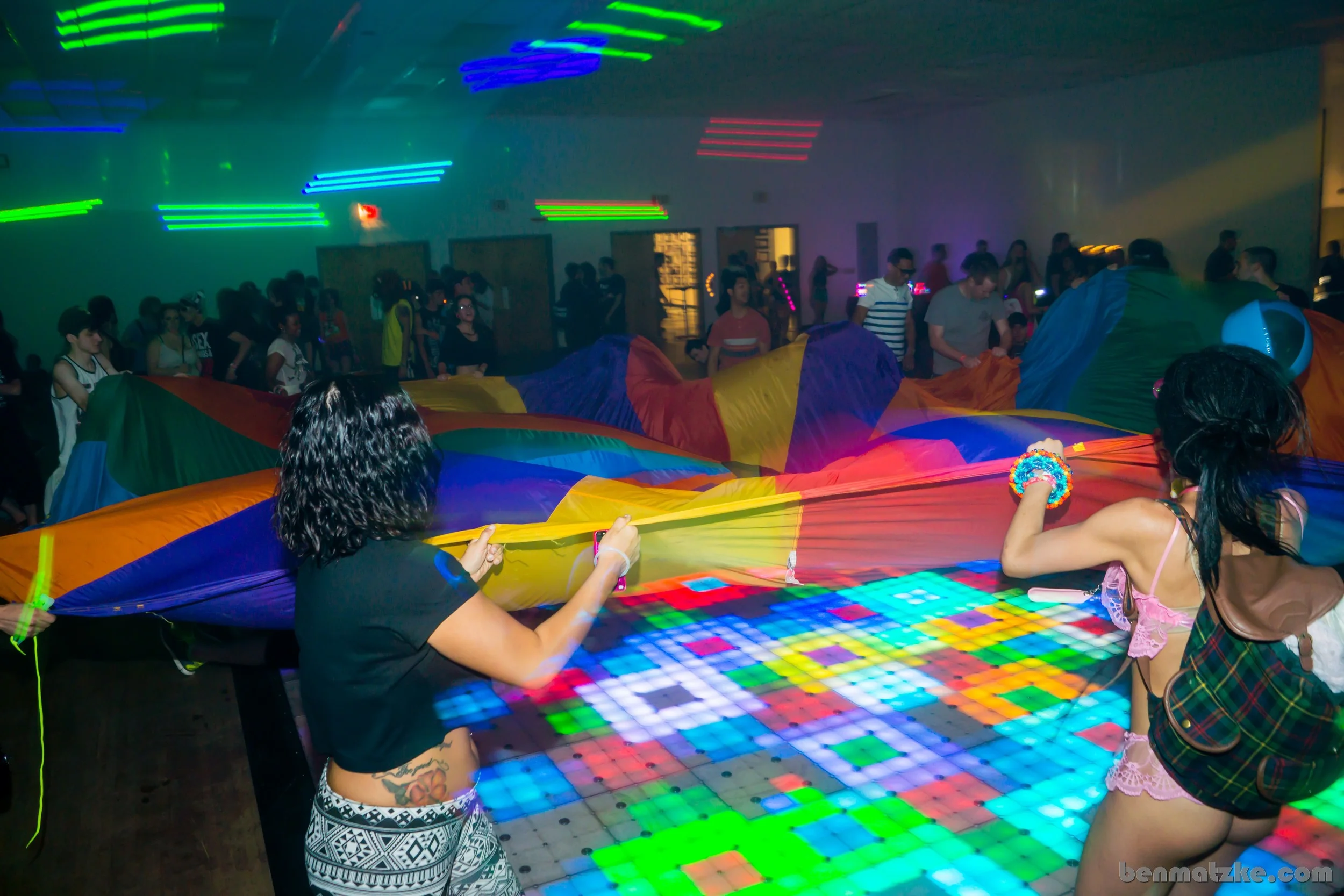 Freak Out 412-Backup_00022.jpg