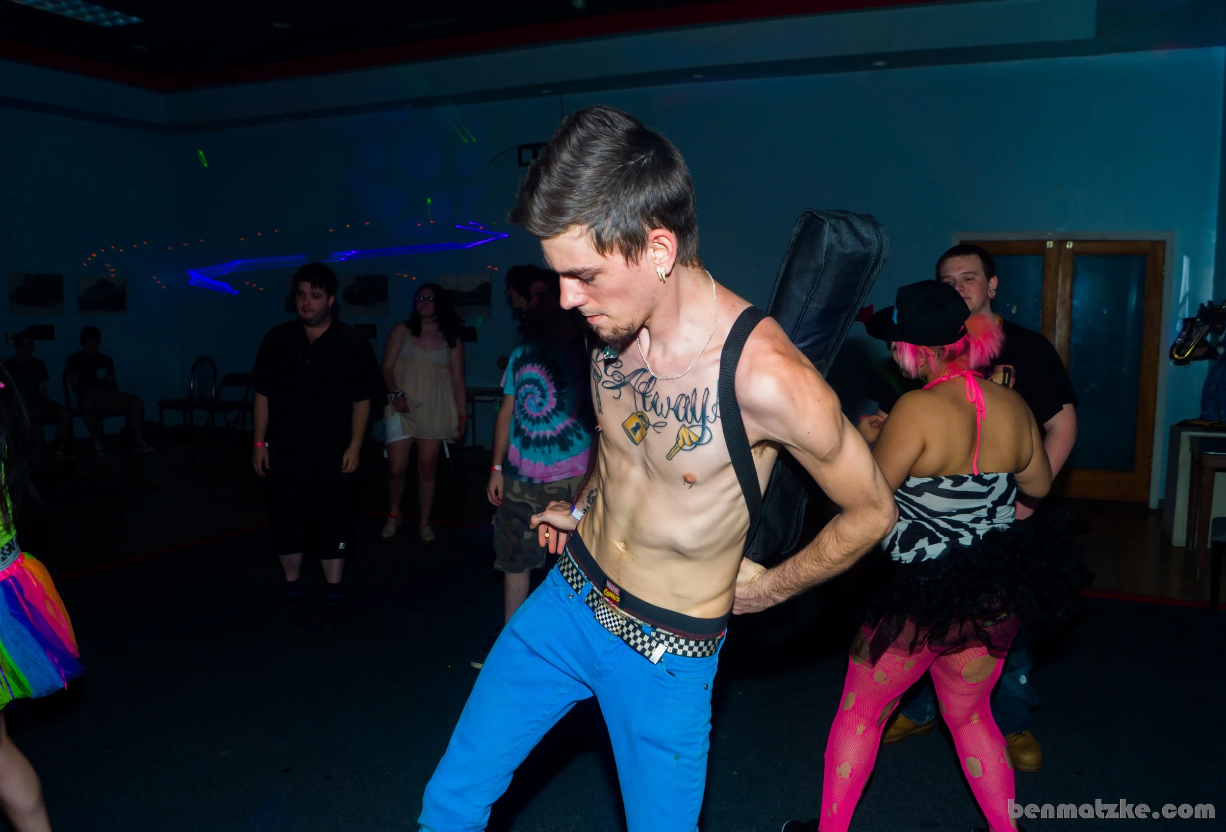 Freak Out 412-Backup_00030.jpg