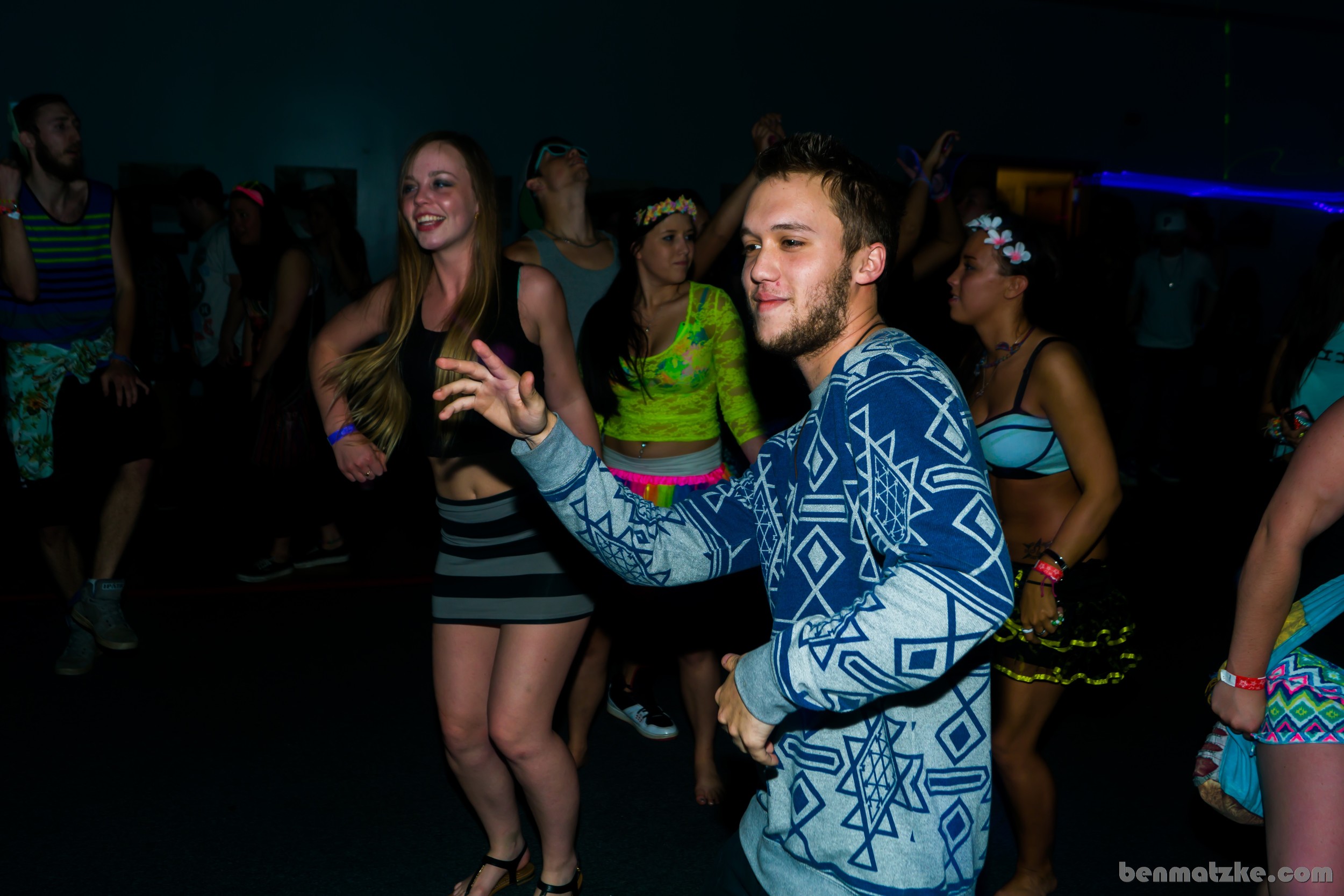 Freak Out 412-Backup_00036.jpg