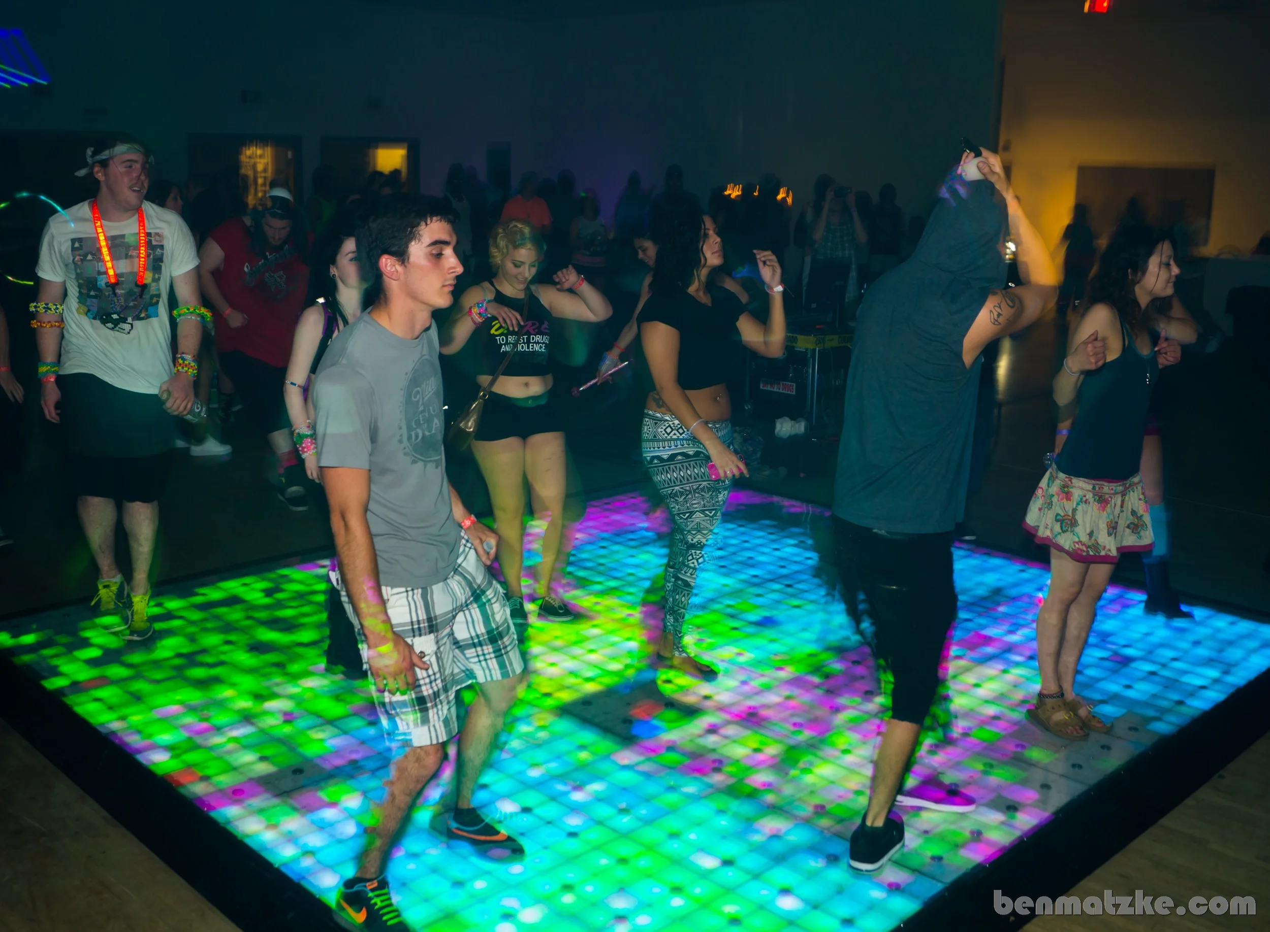 Freak Out 412-Backup_00044.jpg