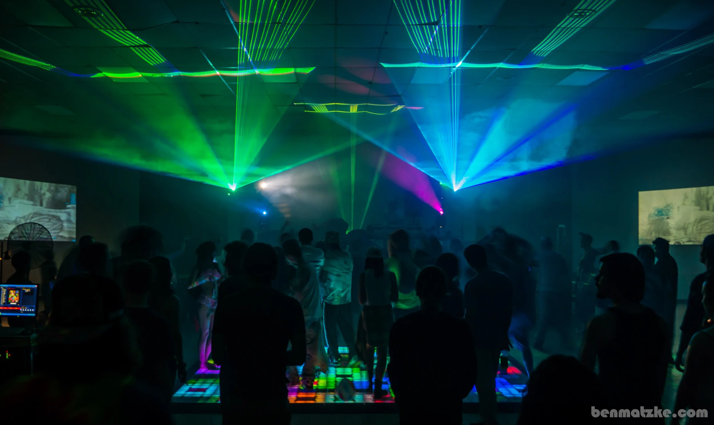 Freak Out 412-Backup_00061.jpg