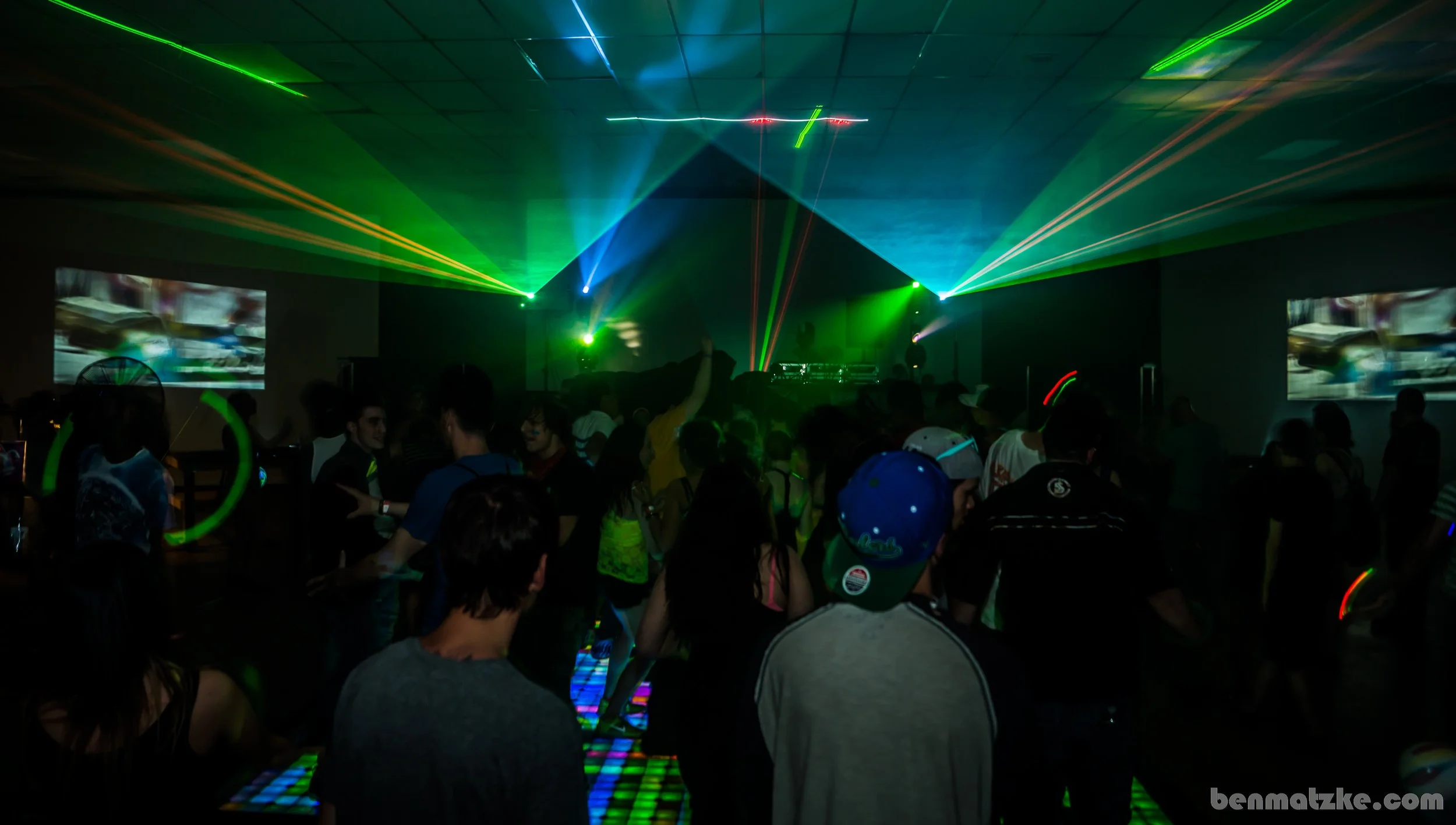 Freak Out 412-Backup_00074.jpg