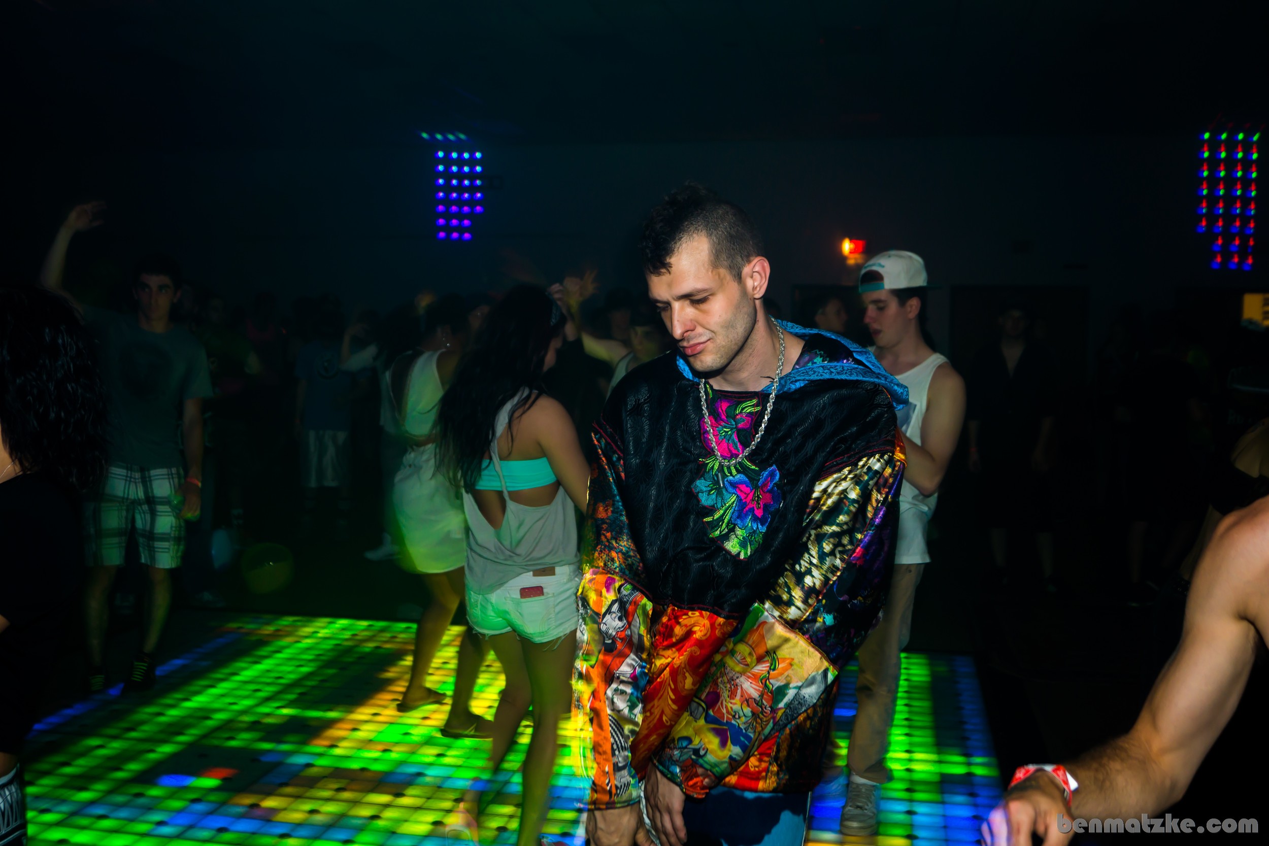 Freak Out 412-Backup_00089.jpg