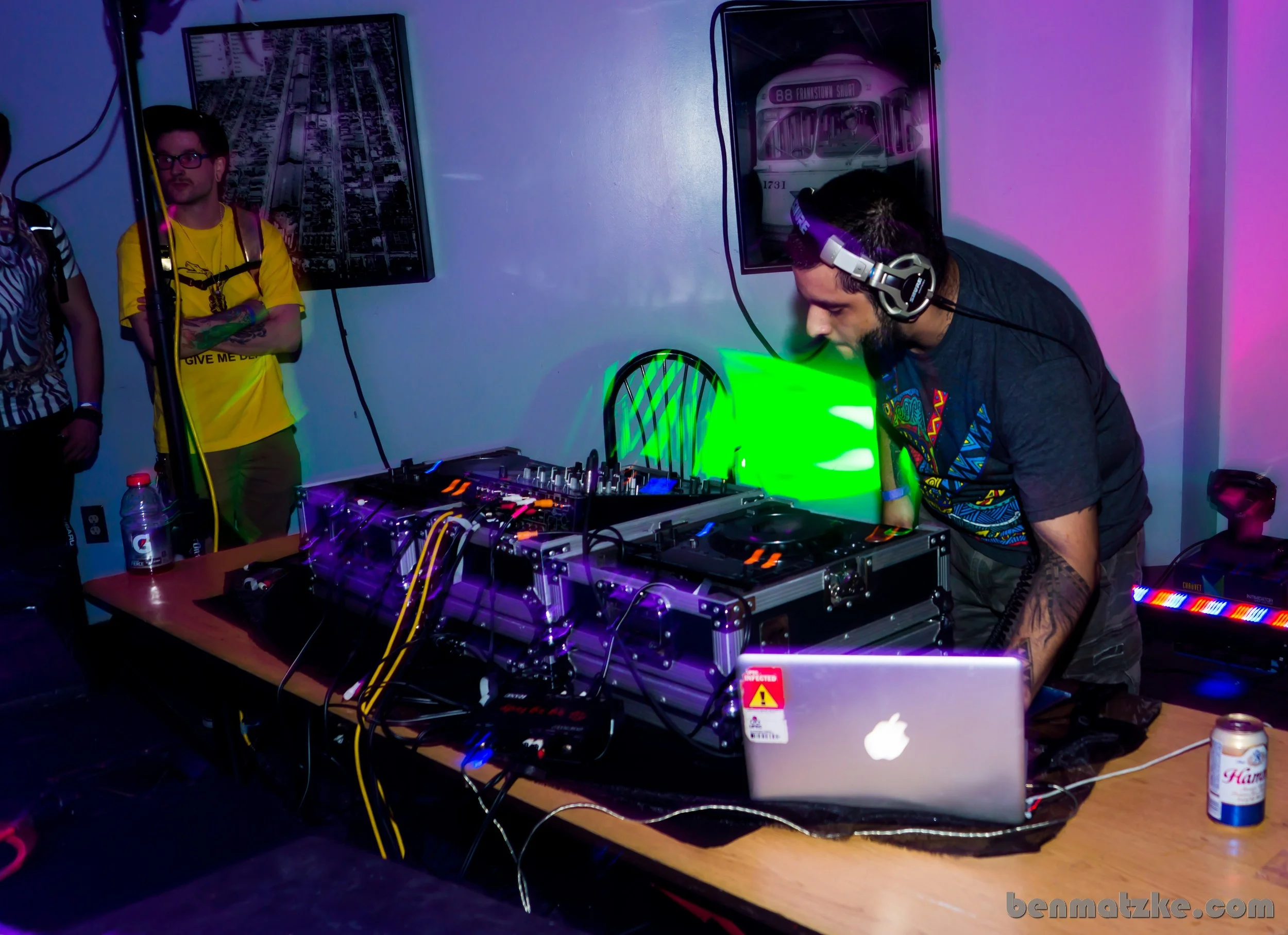 Freak Out 412-Backup_00008.jpg