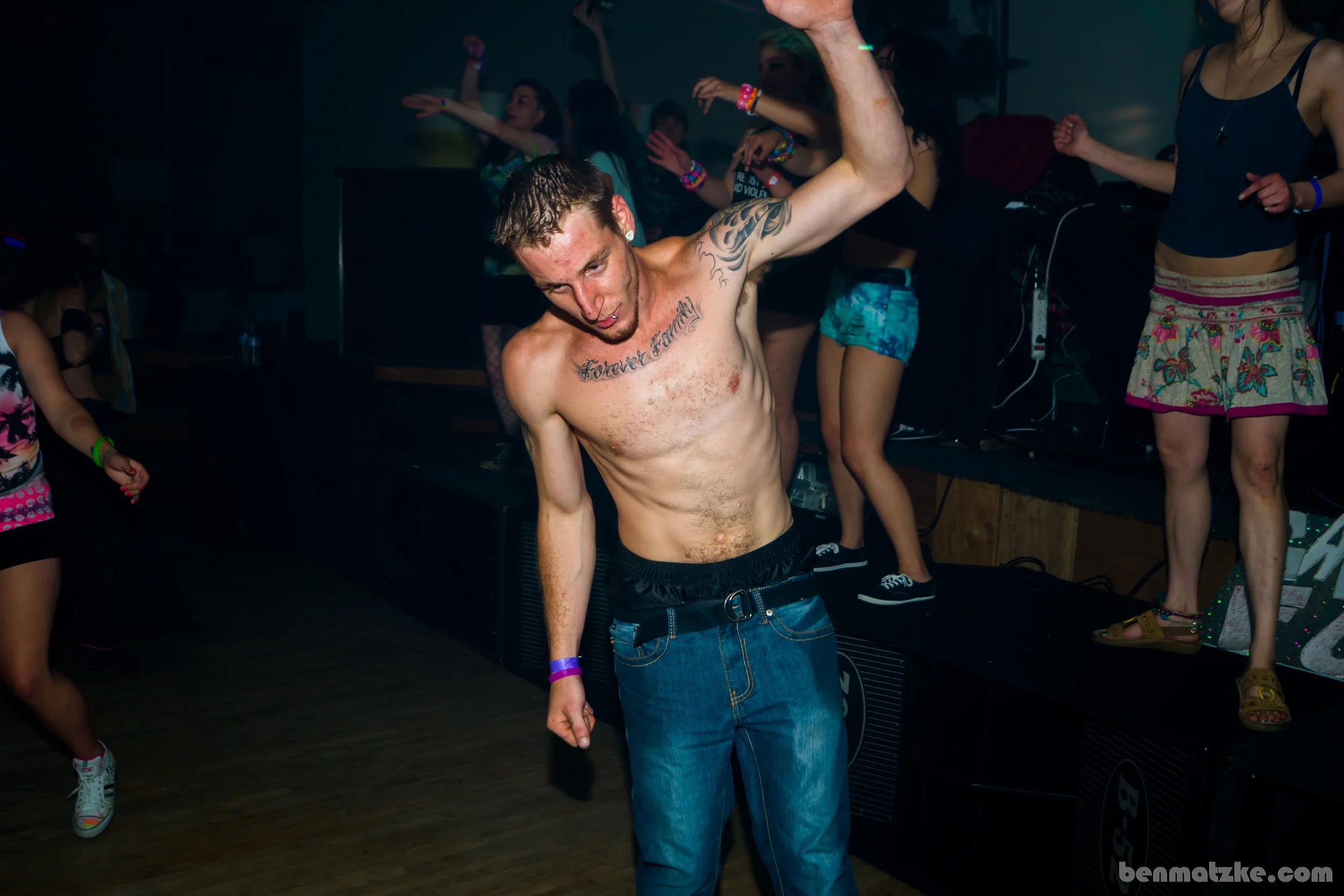 Freak Out 412-Backup_00119.jpg