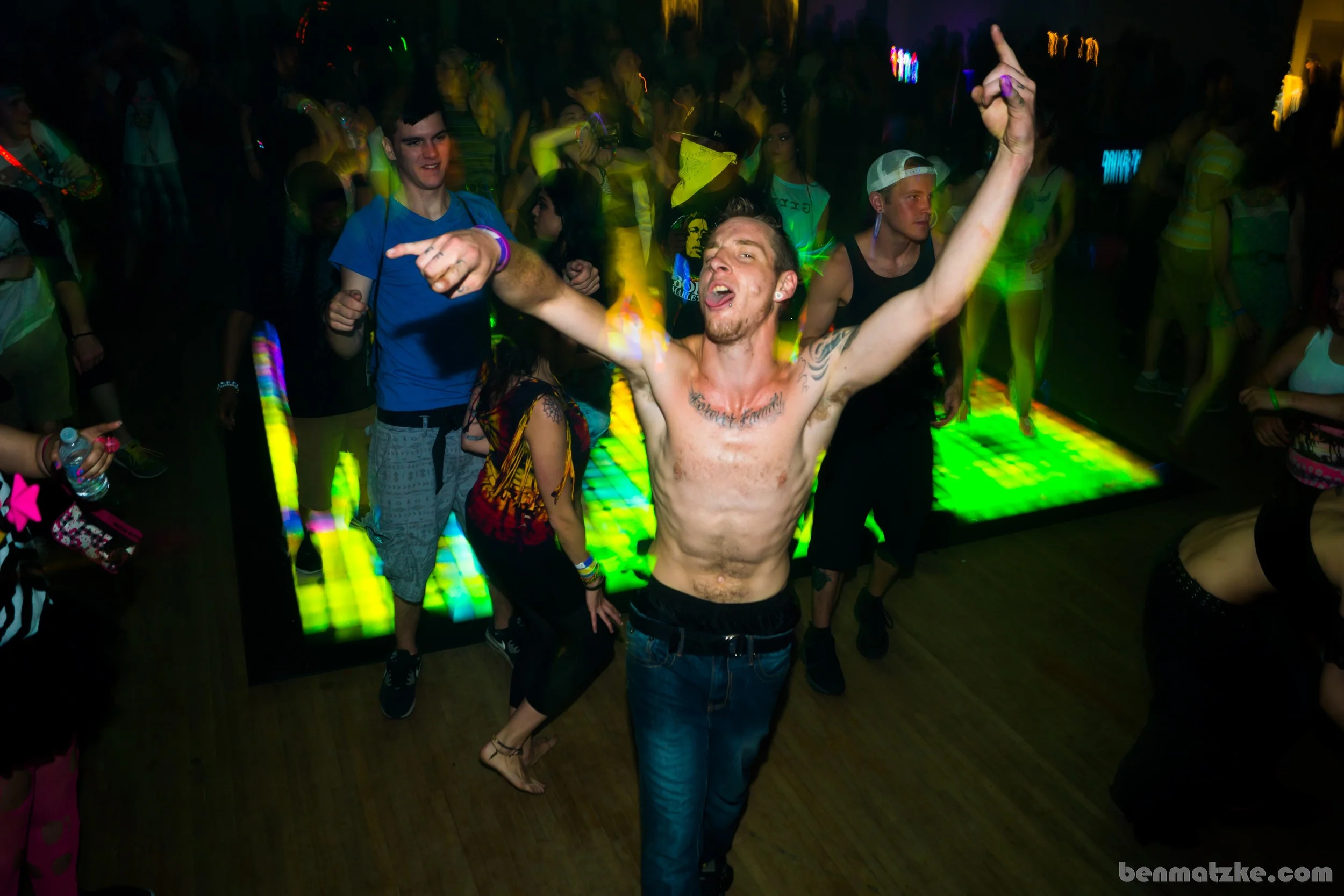 Freak Out 412-Backup_00125.jpg