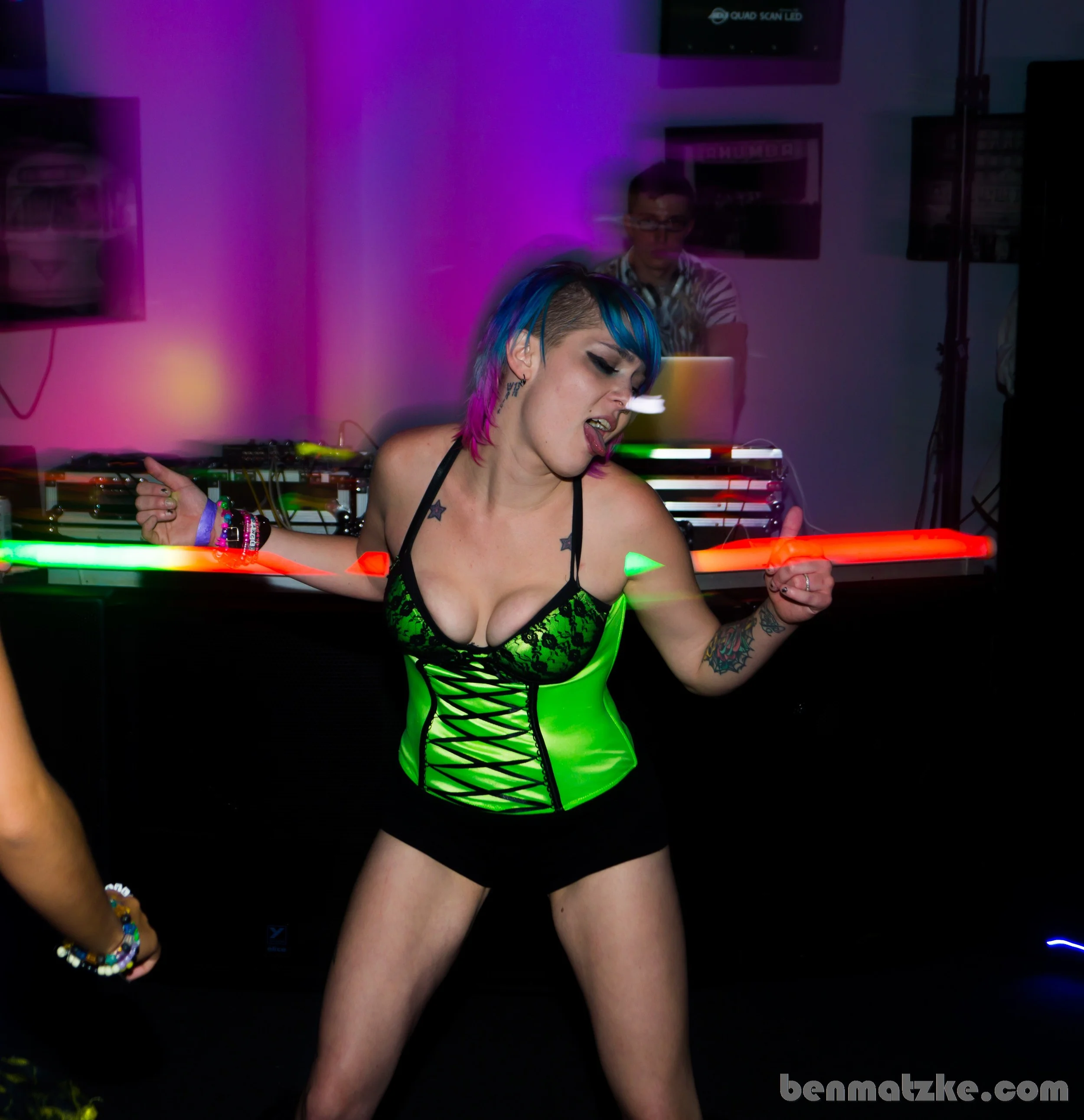 Freak Out 412-Backup_00135.jpg