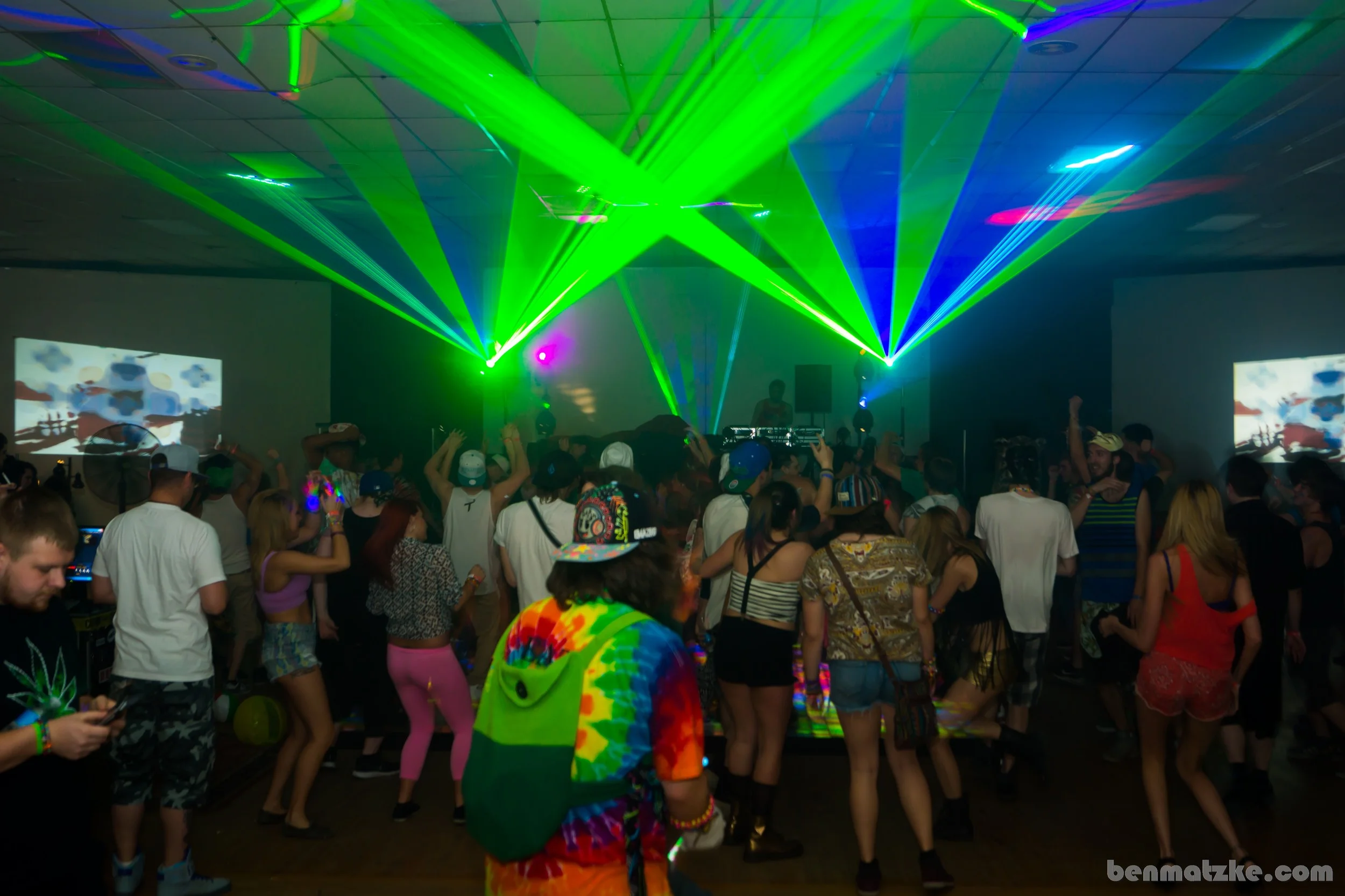 Freak Out 412-Backup_00148.jpg