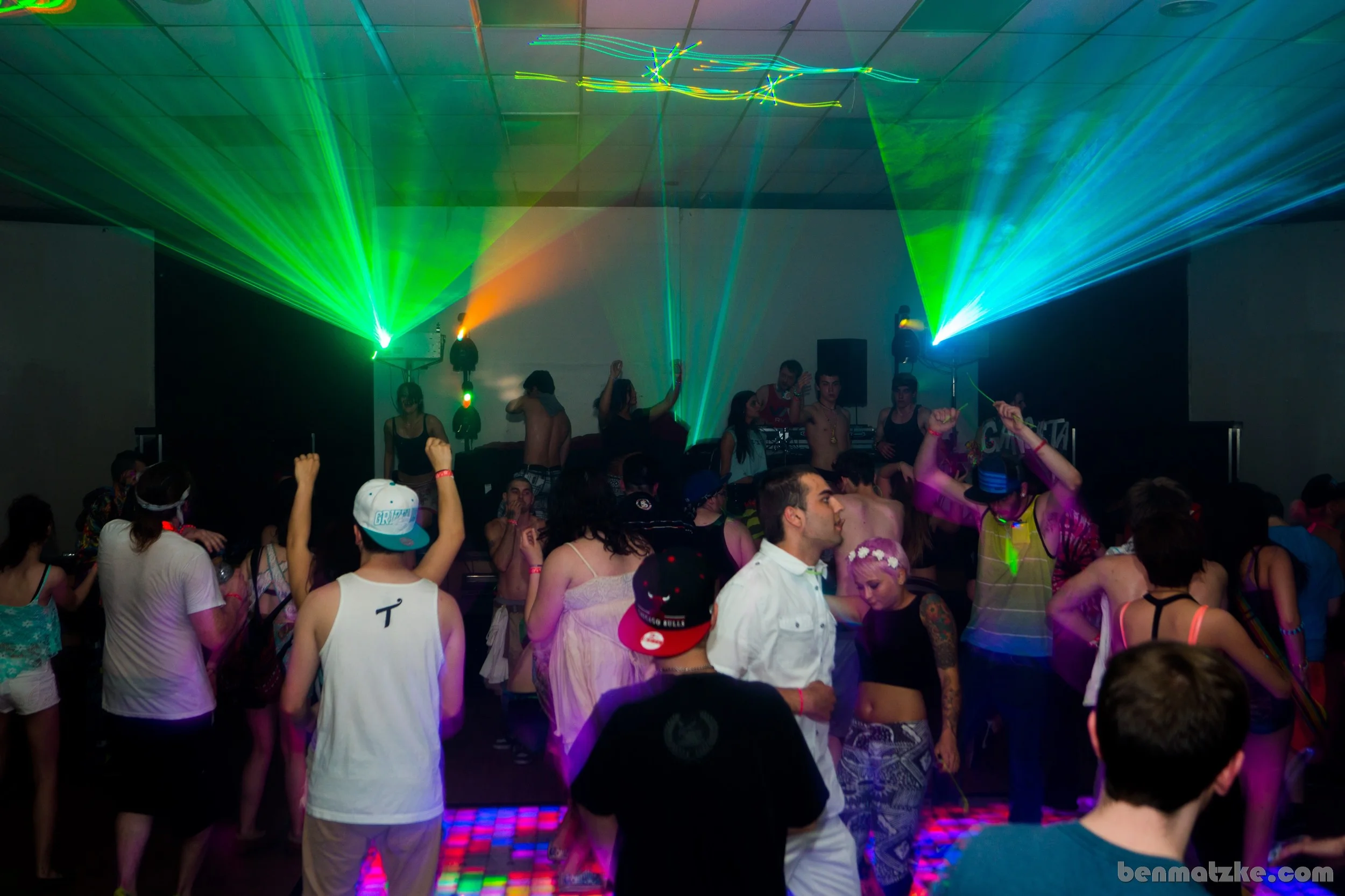 Freak Out 412-Backup_00188.jpg