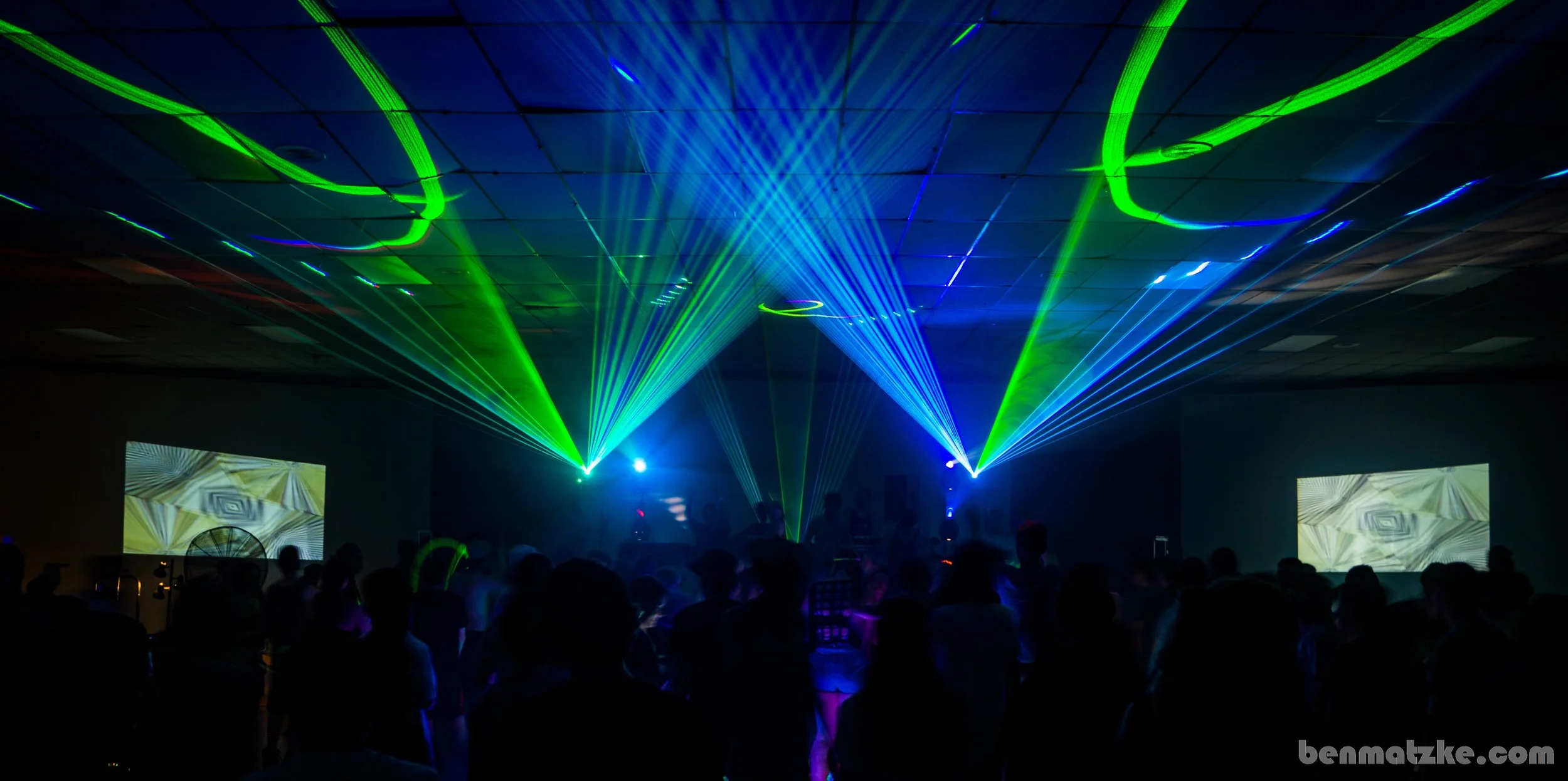 Freak Out 412-Backup_00192.jpg