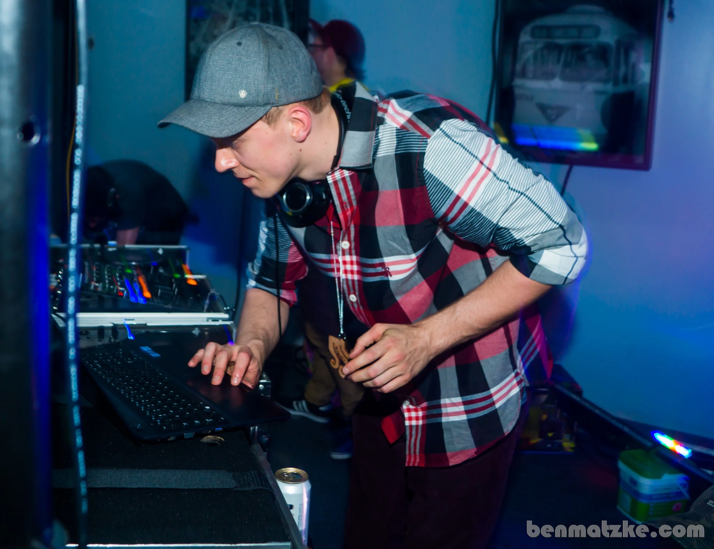 Freak Out 412-Backup_00197.jpg