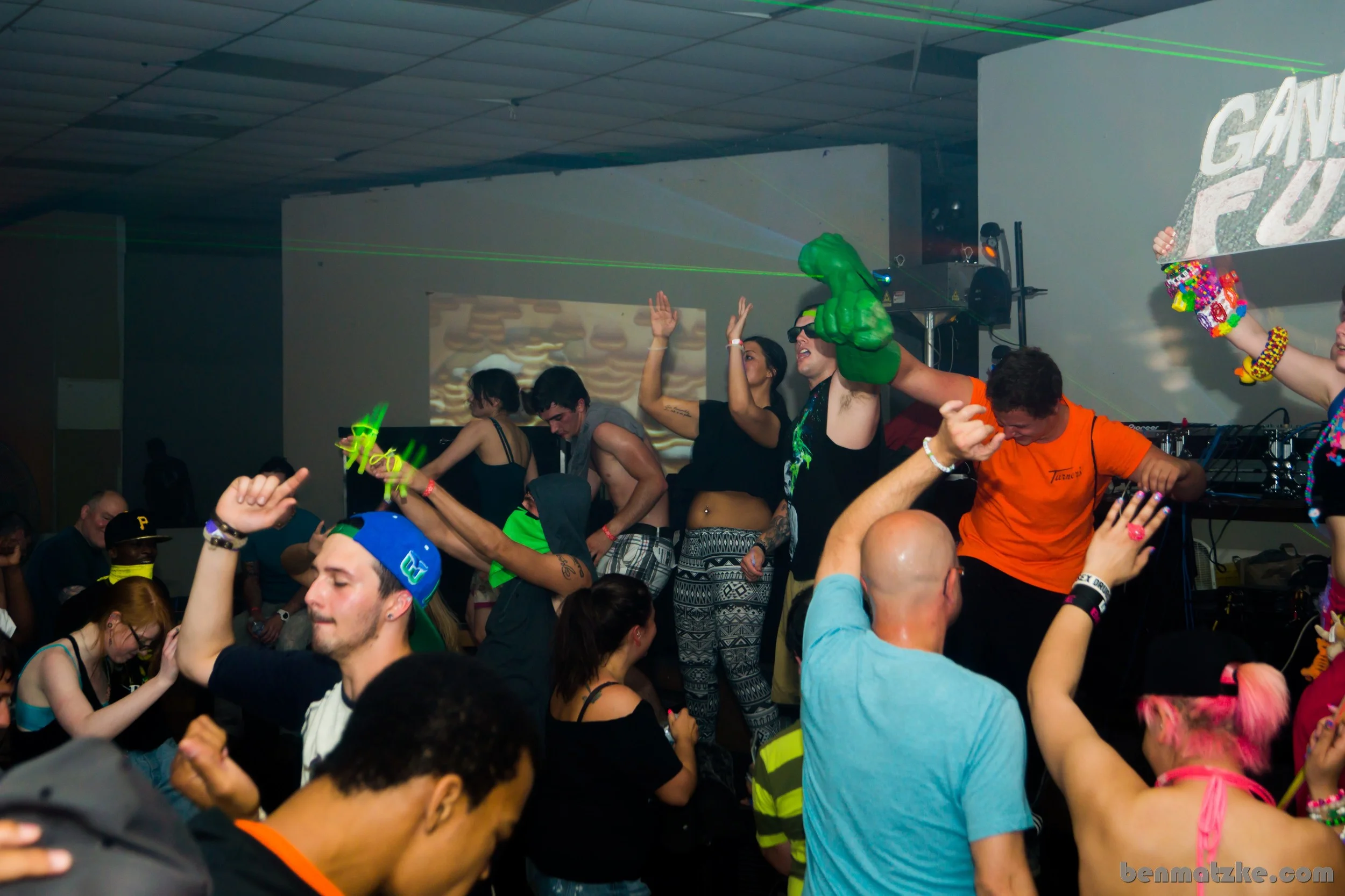 Freak Out 412-Backup_00202.jpg