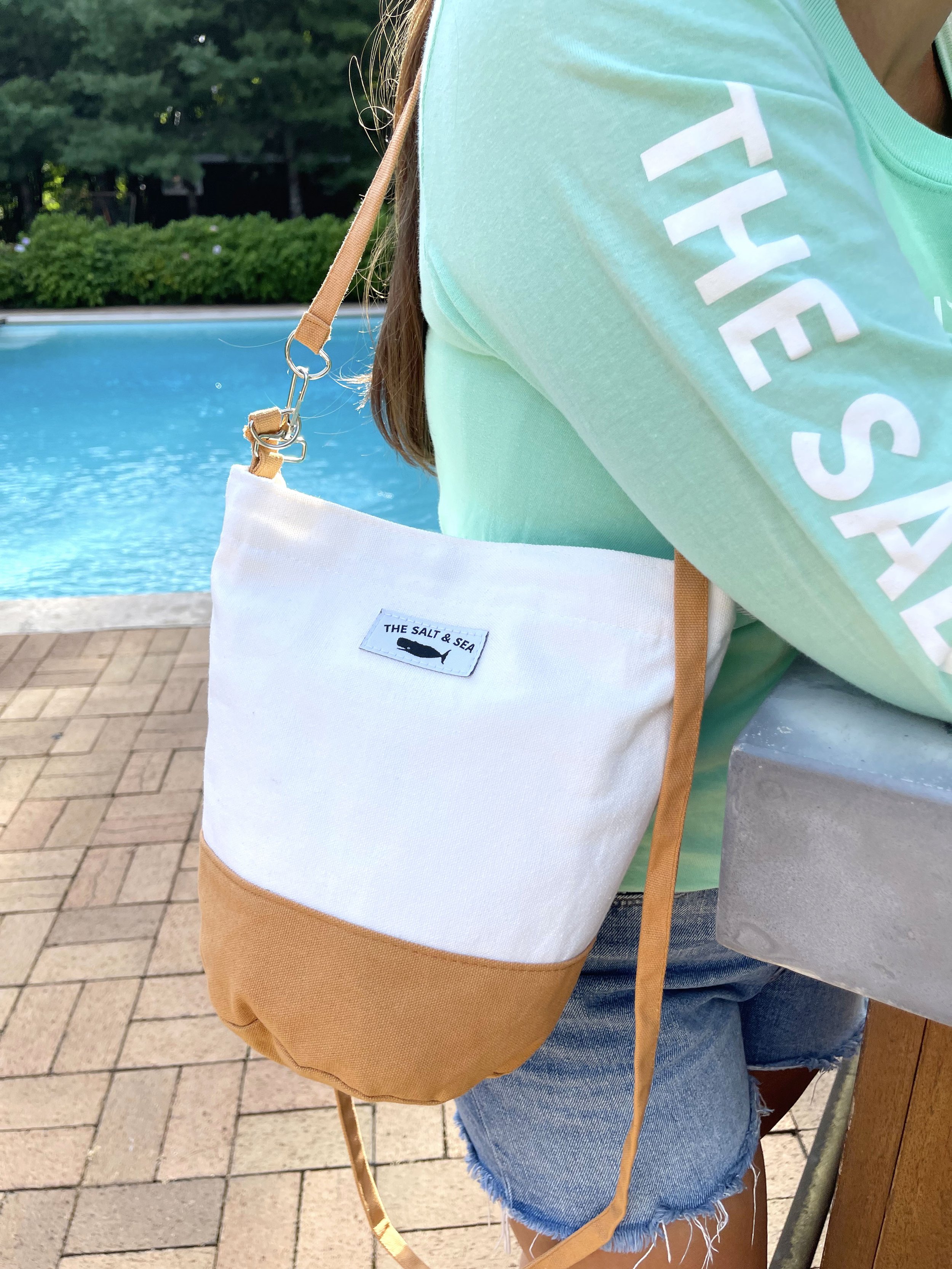 NewCanvasWhiteBagJess6.jpg