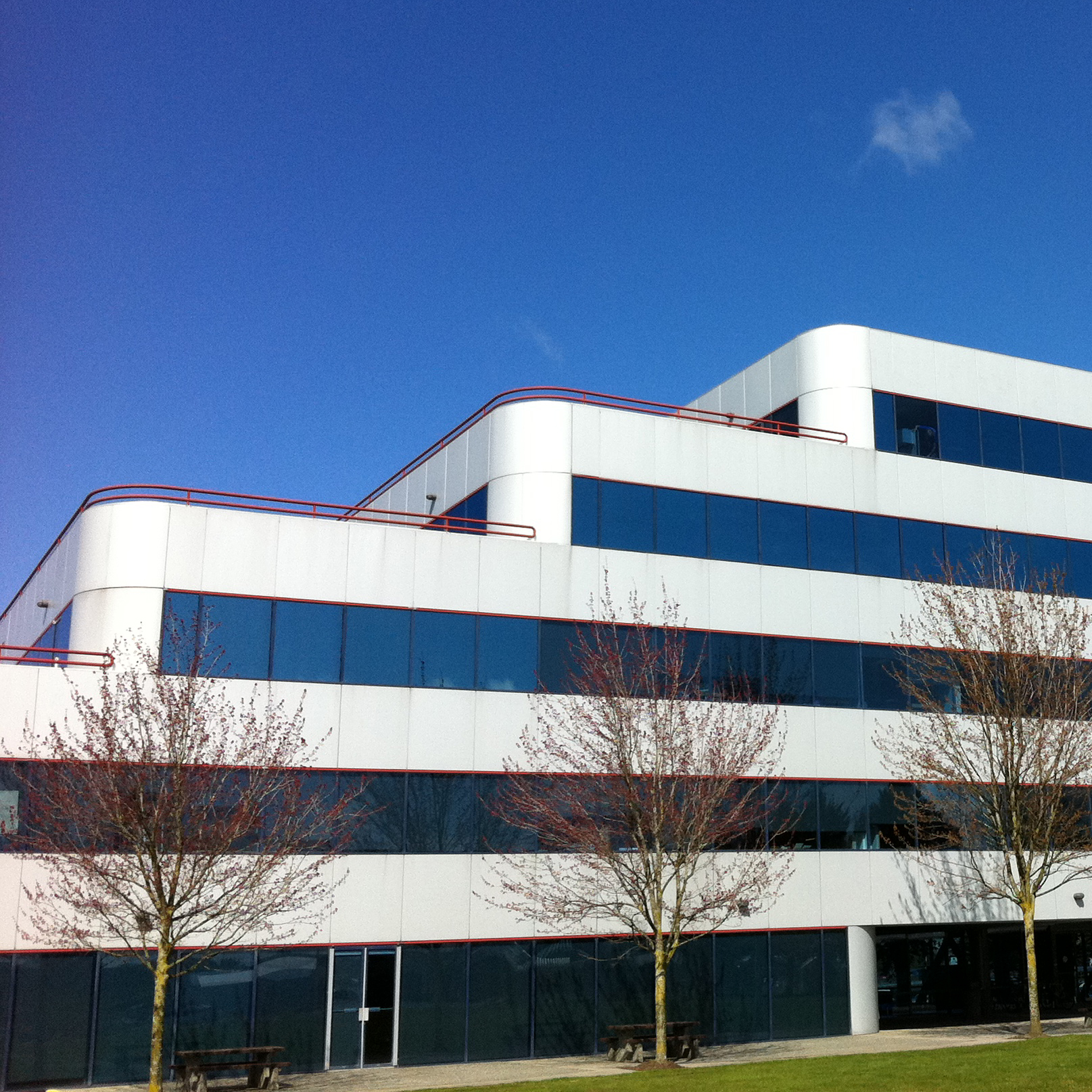 PROJECT: Lysander Richmond SOLUTION: Reduce Heat Gain FILM: Madico RS220 Silver Reflective