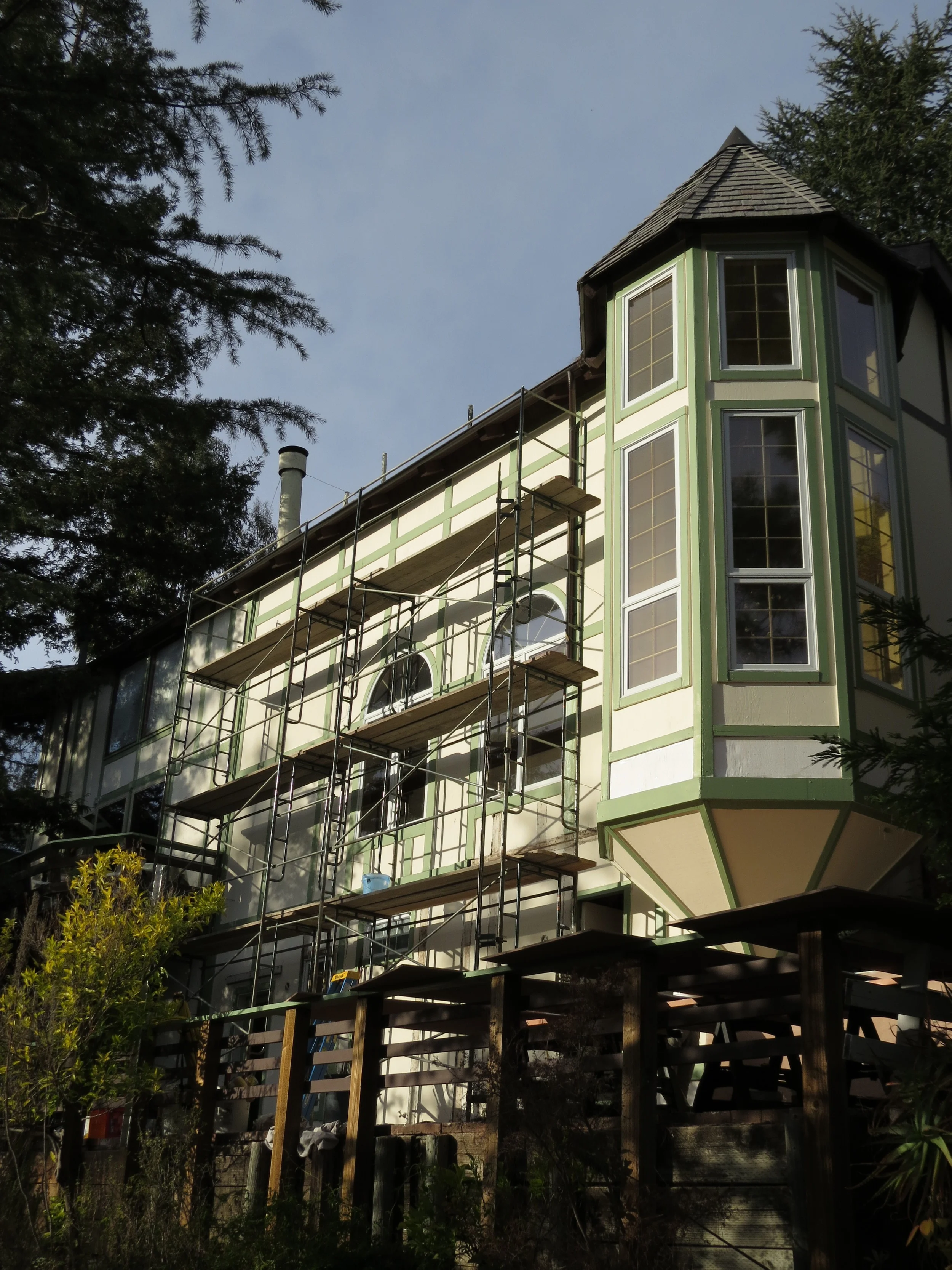 BEFORE: Siding and window replacement, San Anselmo