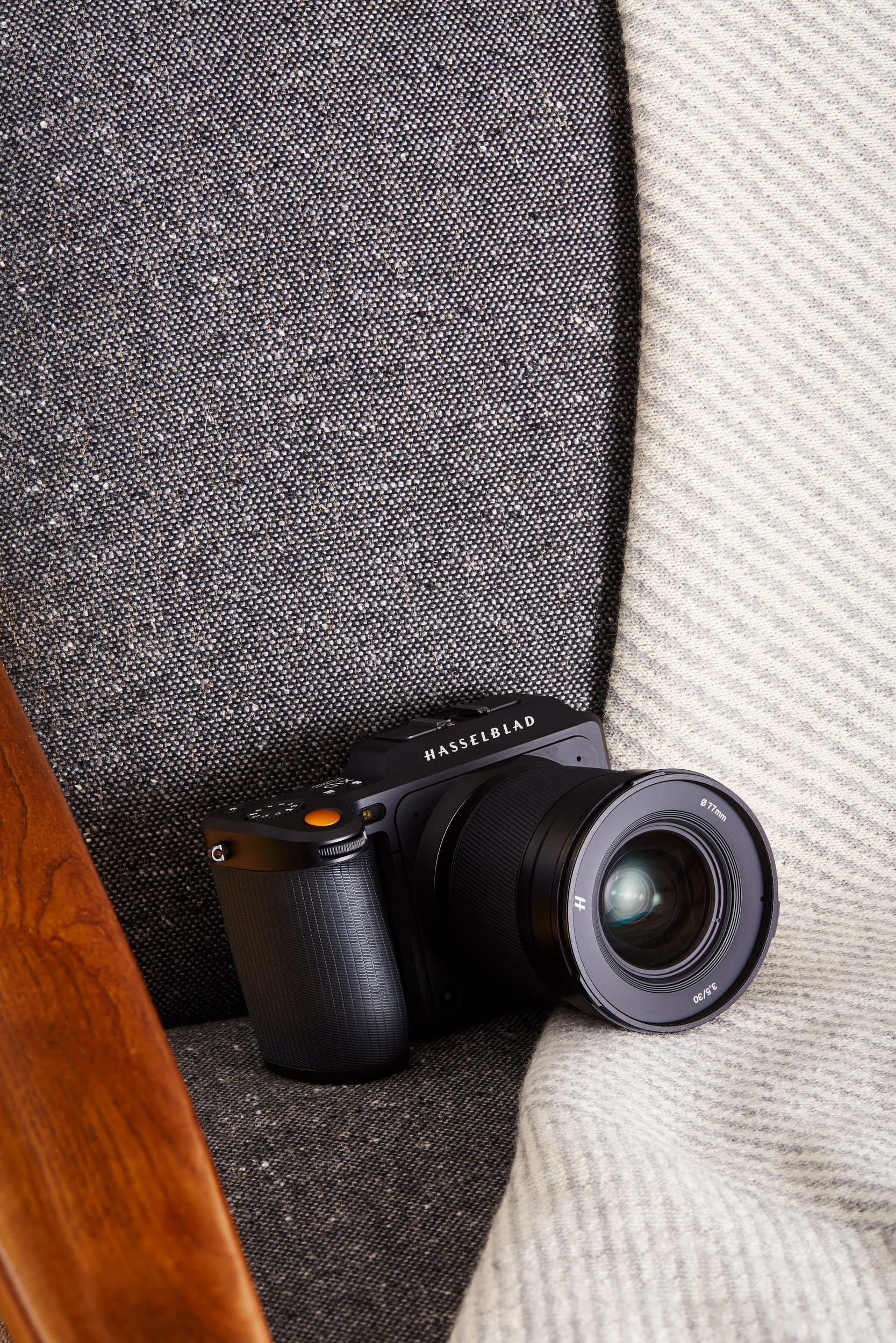 Hasslblad-X1D-FLAT-FINAL.jpg