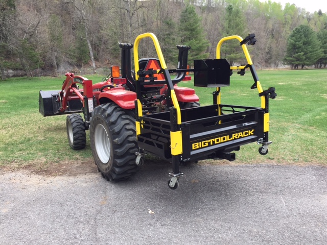 Bigtoolrack on a Case DX33 in Canada!