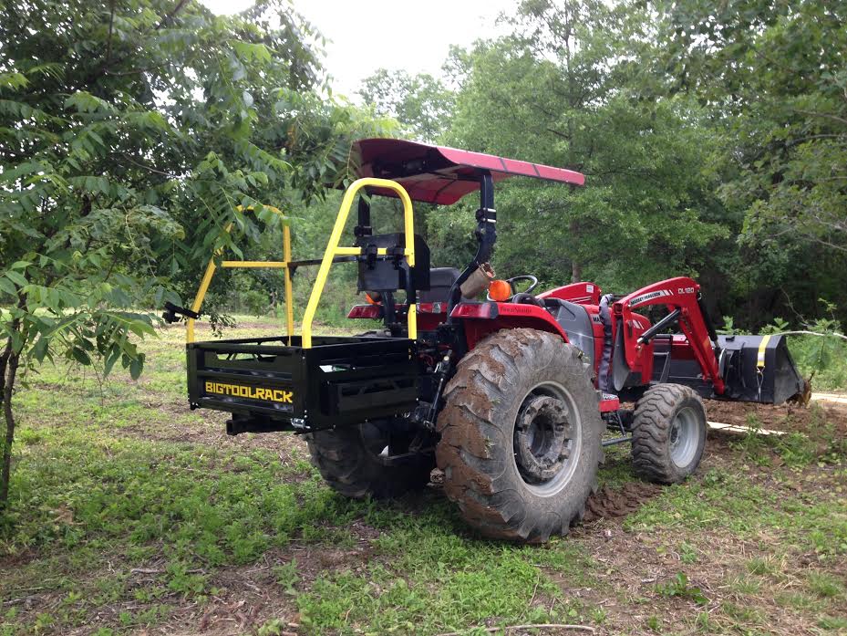 Bigtoolrack on a Massey Ferguson
