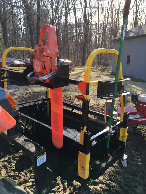 Chainsaw holder on the Bigtoolrack